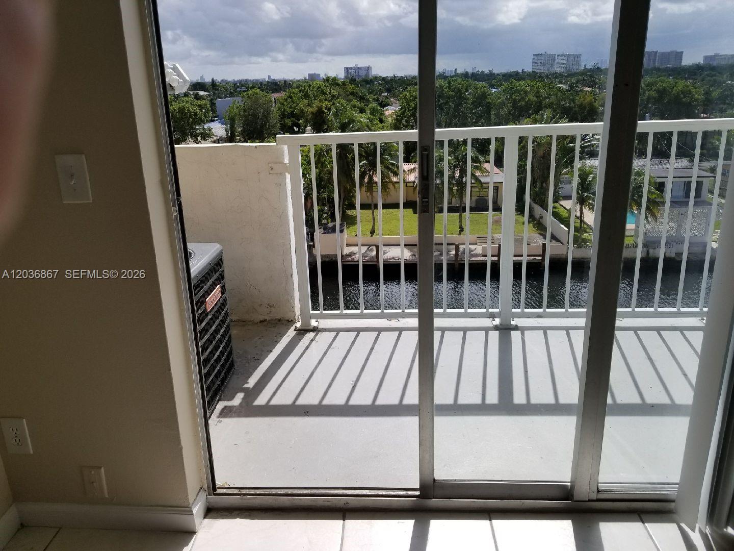 North Miami, FL 33181 photo 4