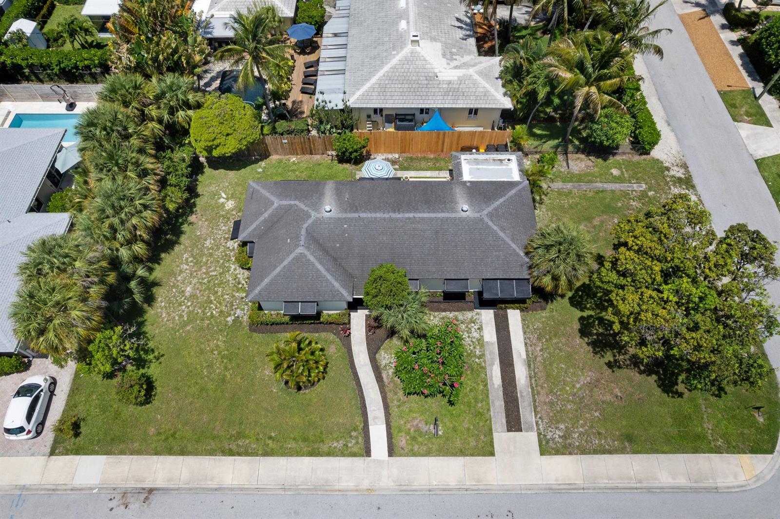 1725 N Lakeside Drive, FL 33460 photo 4