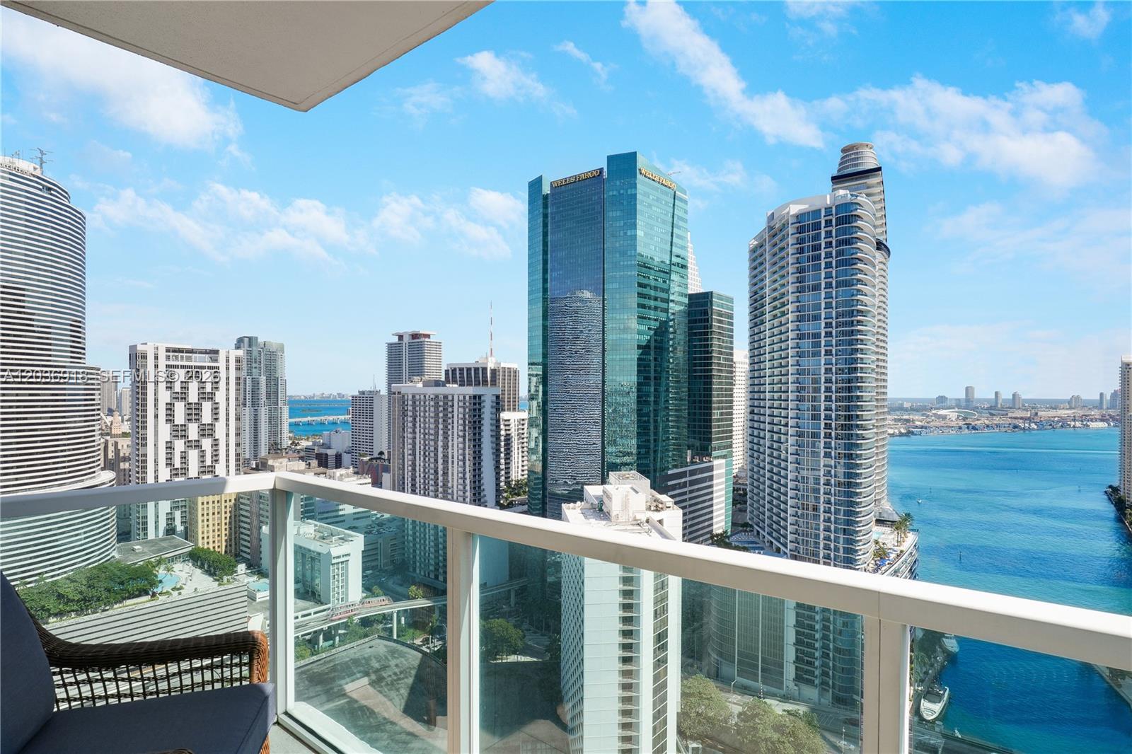 31 SE 5th St # 3812, Miami FL 33131 photo 2