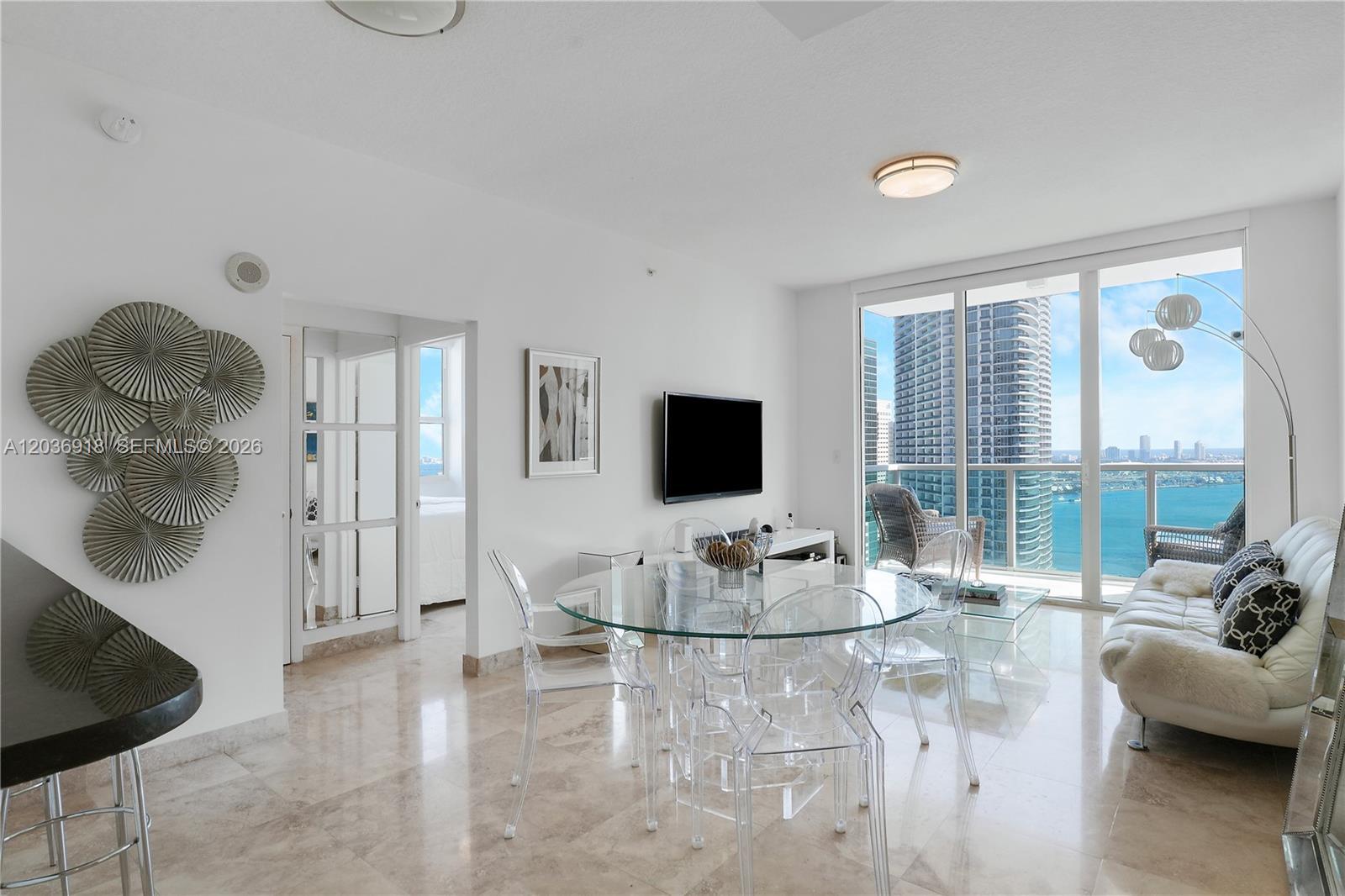 31 SE 5th St # 3812, Miami FL 33131 photo 3