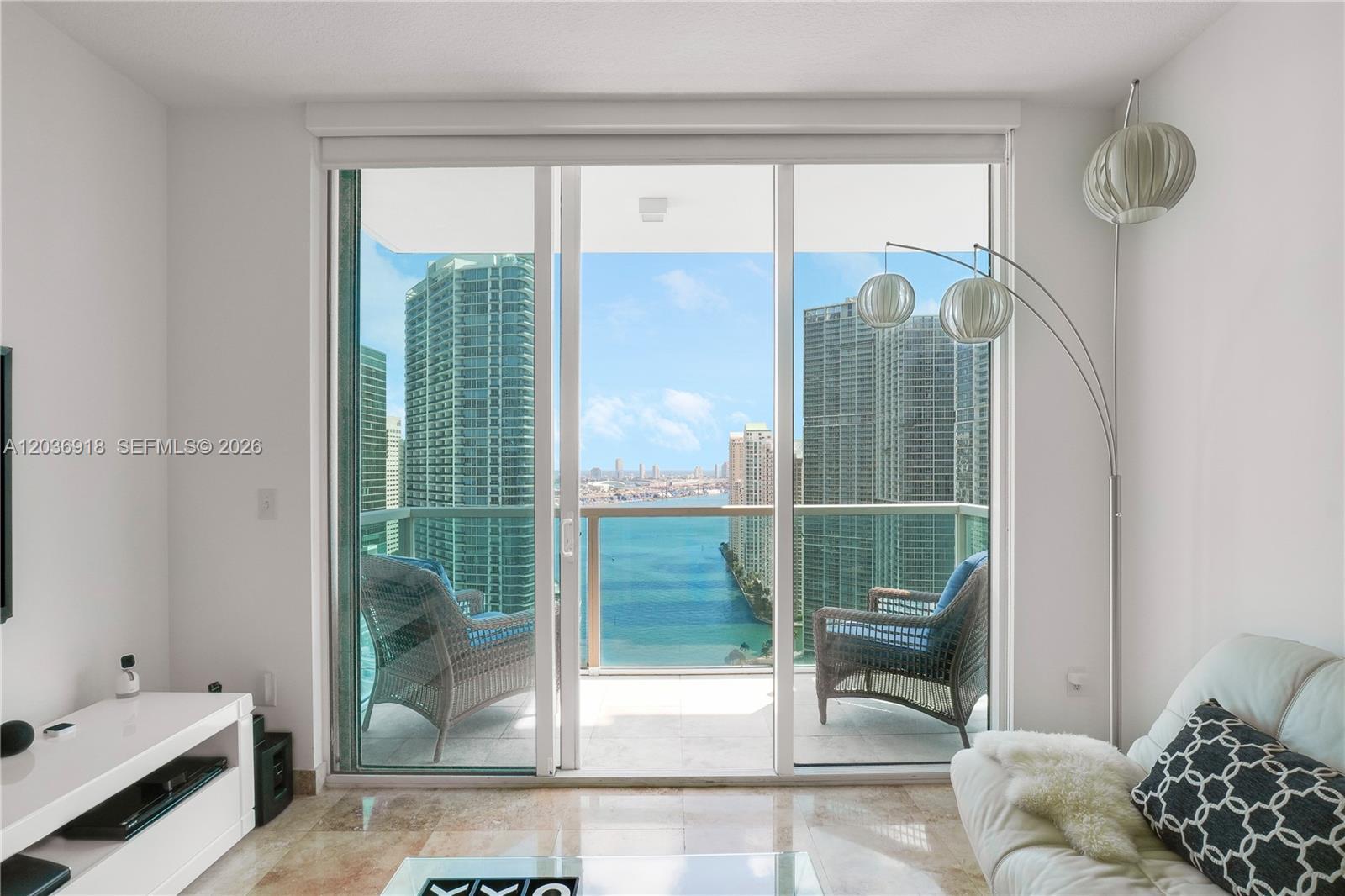 31 SE 5th St # 3812, Miami FL 33131 photo 4