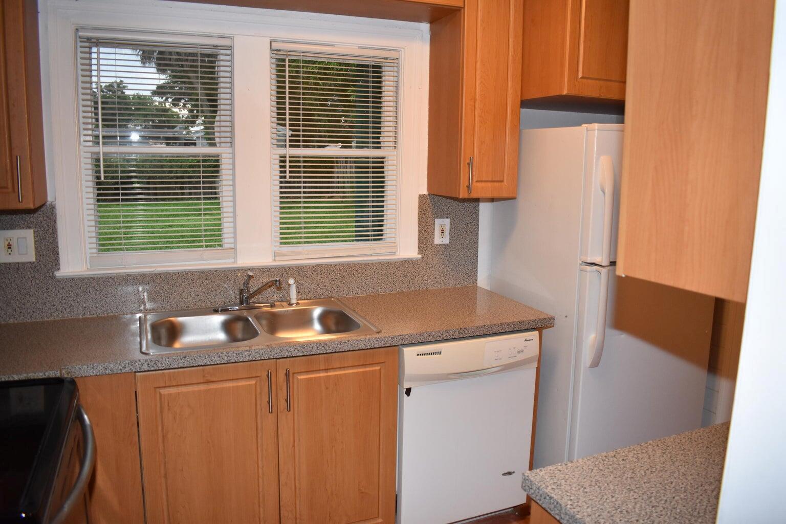 940 Bignonia Road, West Palm Beach FL 33405 photo 5