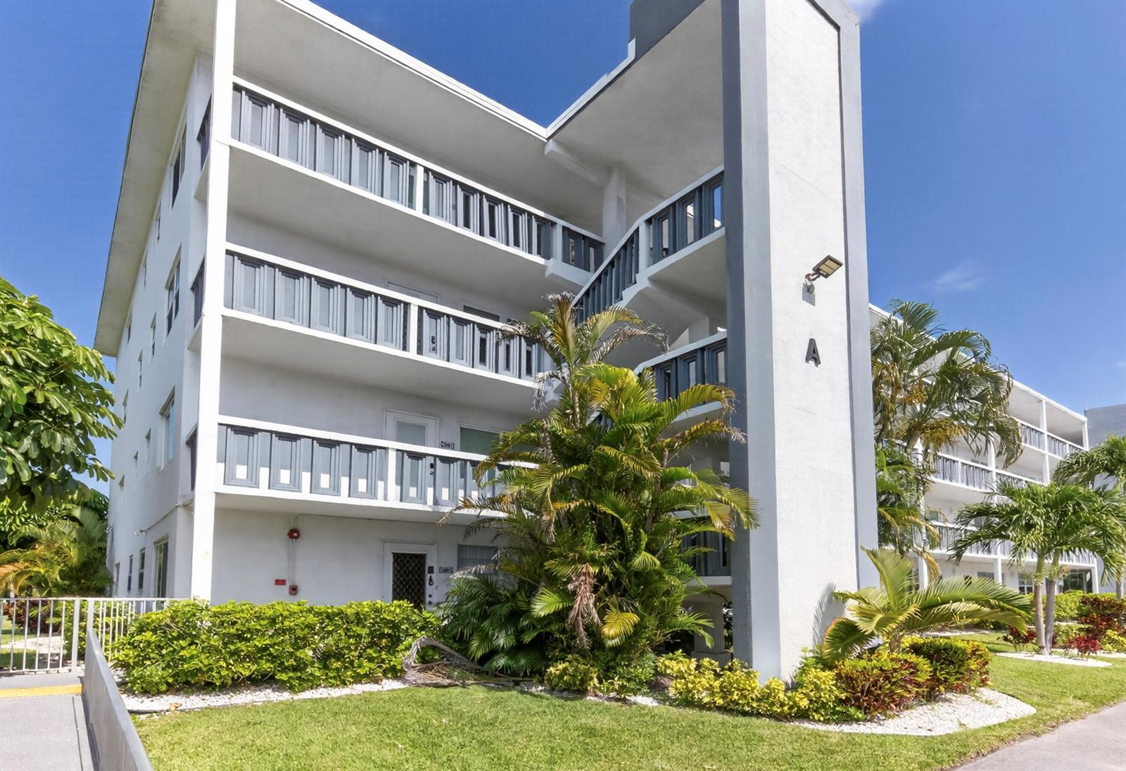 2002 Berkshire # 2002, Deerfield Beach FL 33442