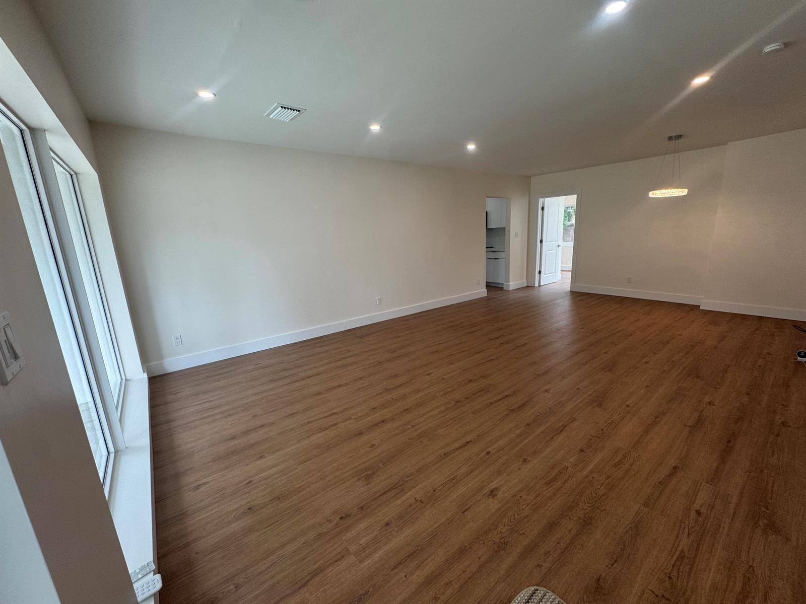 725 NE 160th Terrace, Miami FL 33162 photo 2