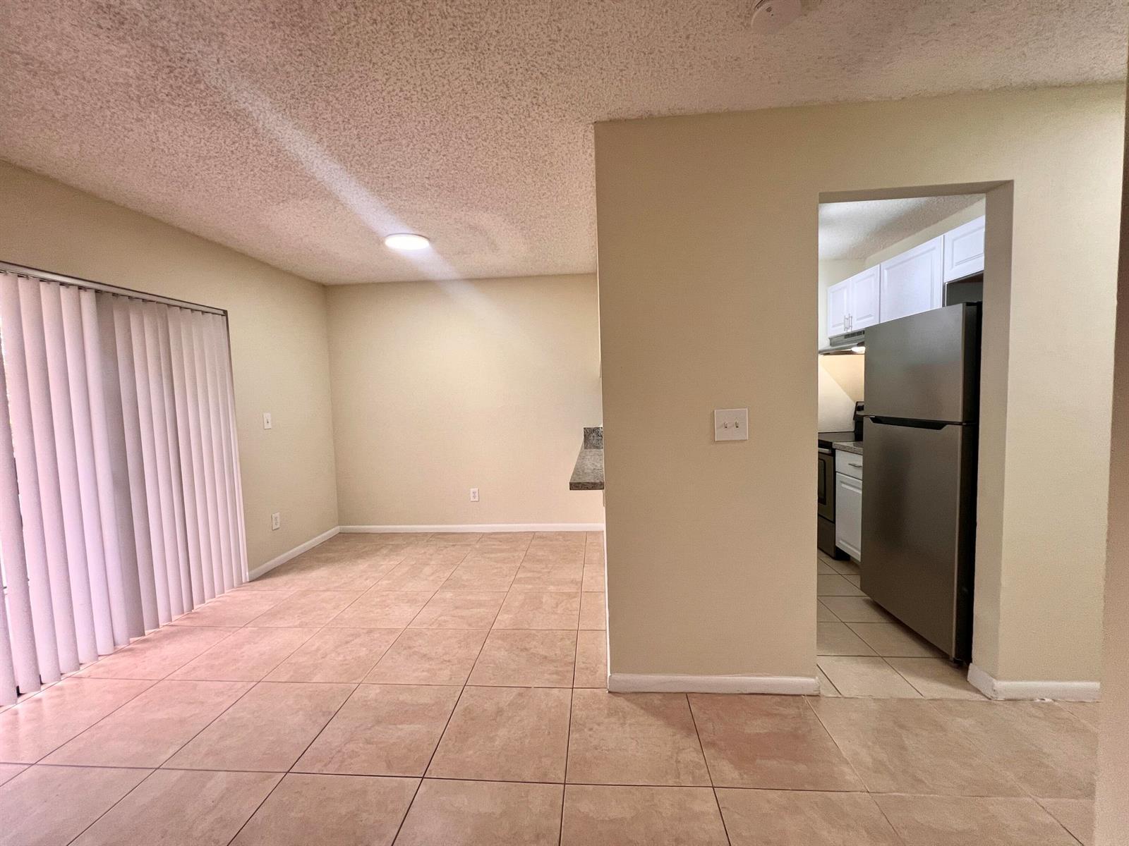 6061 N 10th Ave Avenue N # 242, FL 33463 photo 4