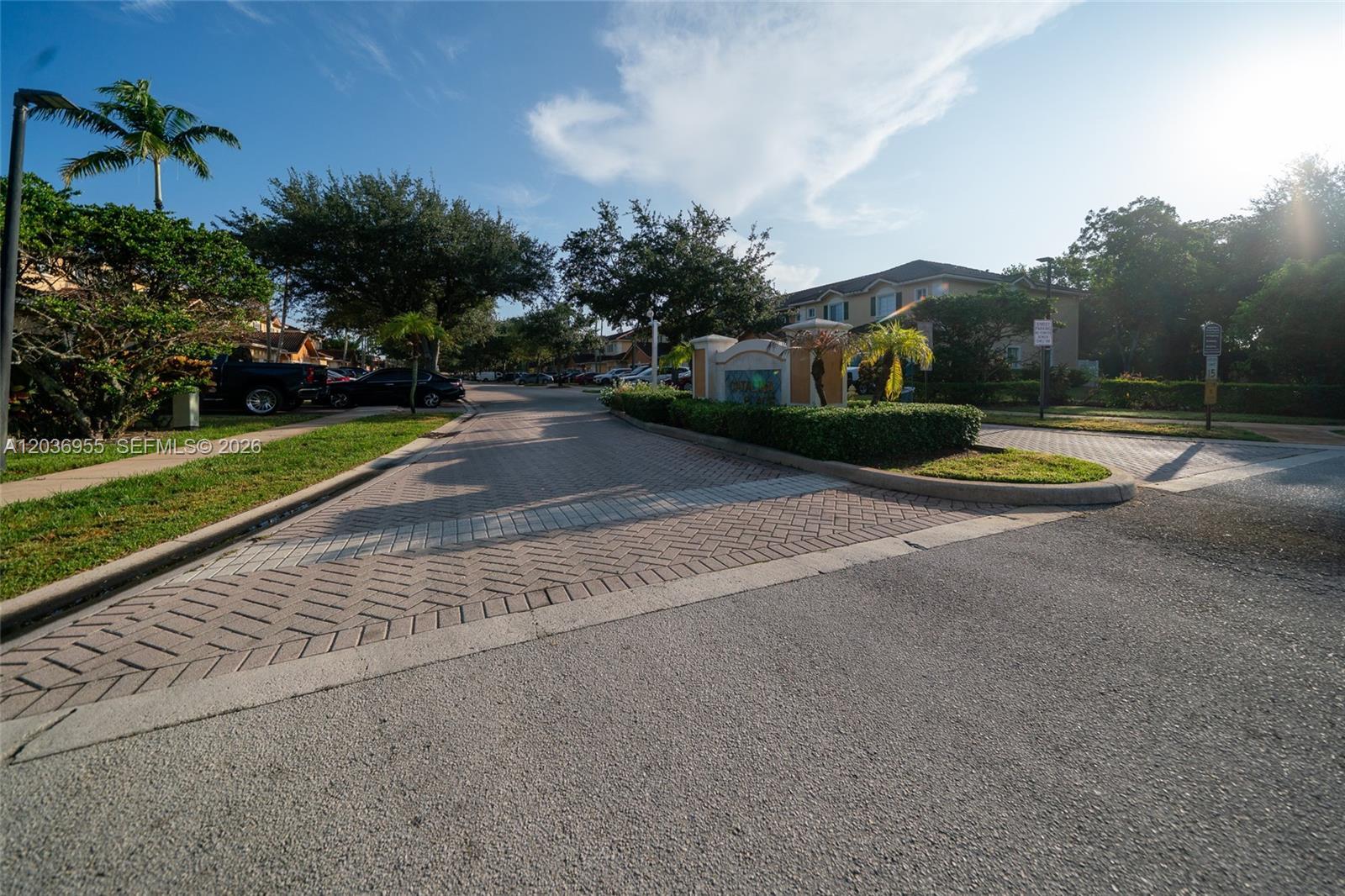 6453 Catalina Ln, Tamarac FL 33321 photo 4