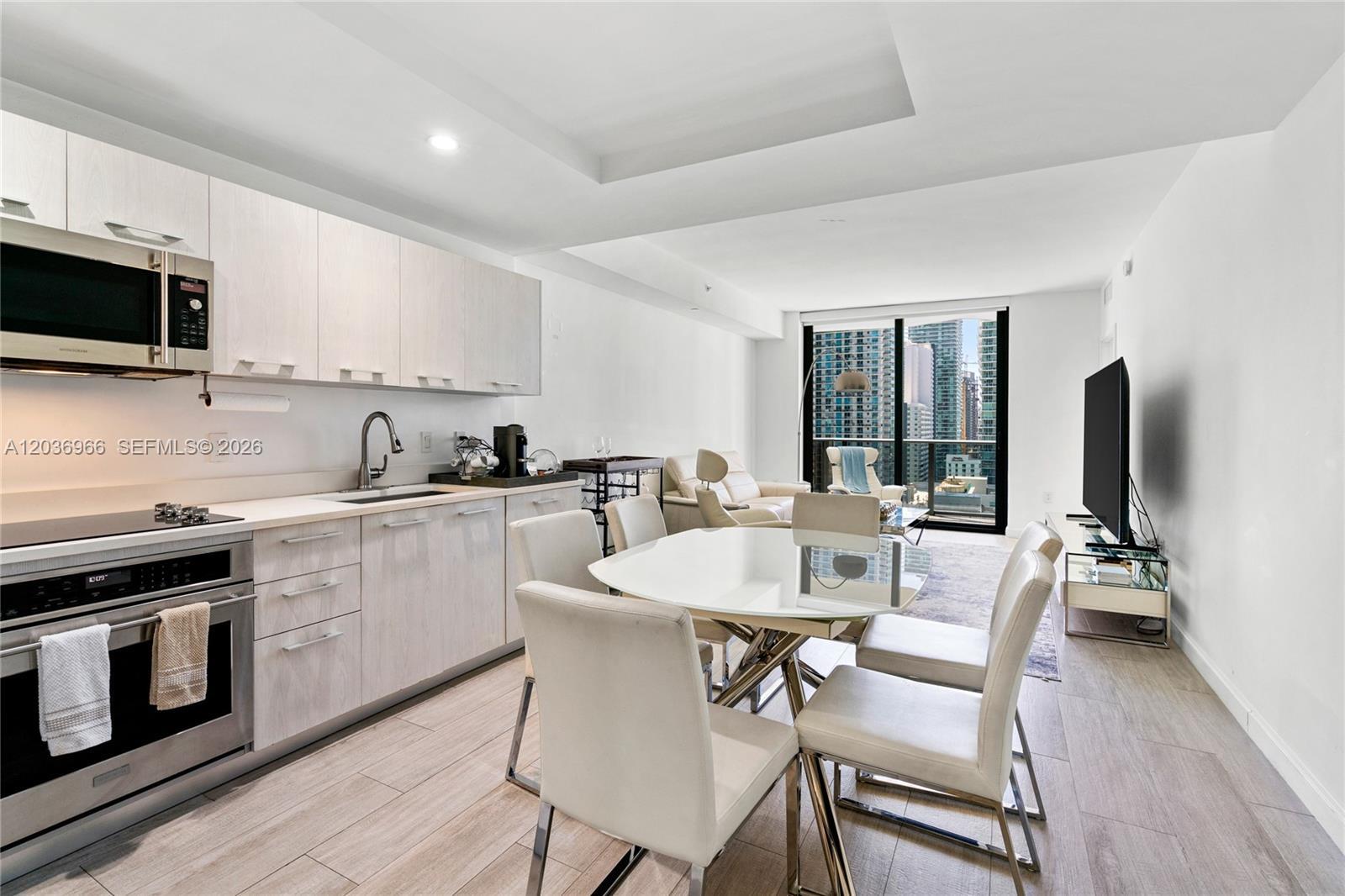 55 SW 9th St # 1904, Miami FL 33130 photo 2
