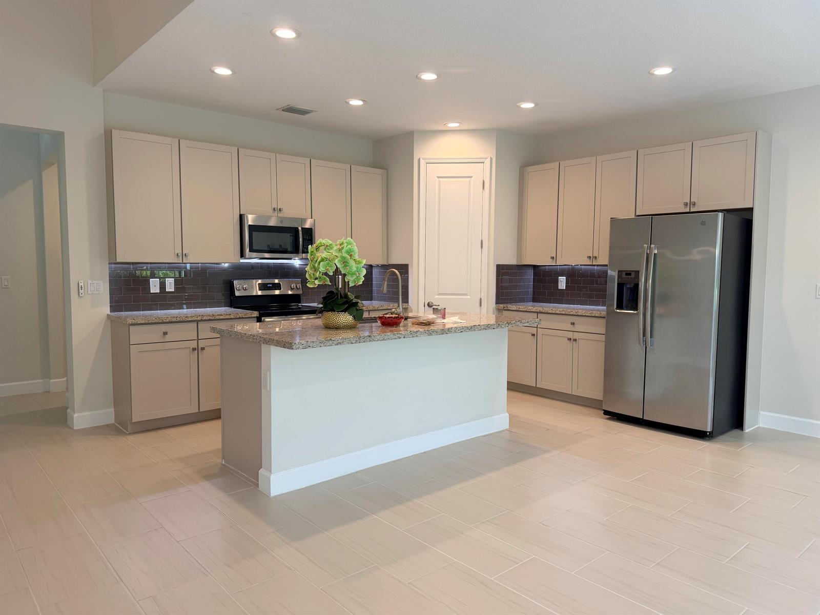 8951 Kingsmoor Way, Lake Worth FL 33467 photo 4