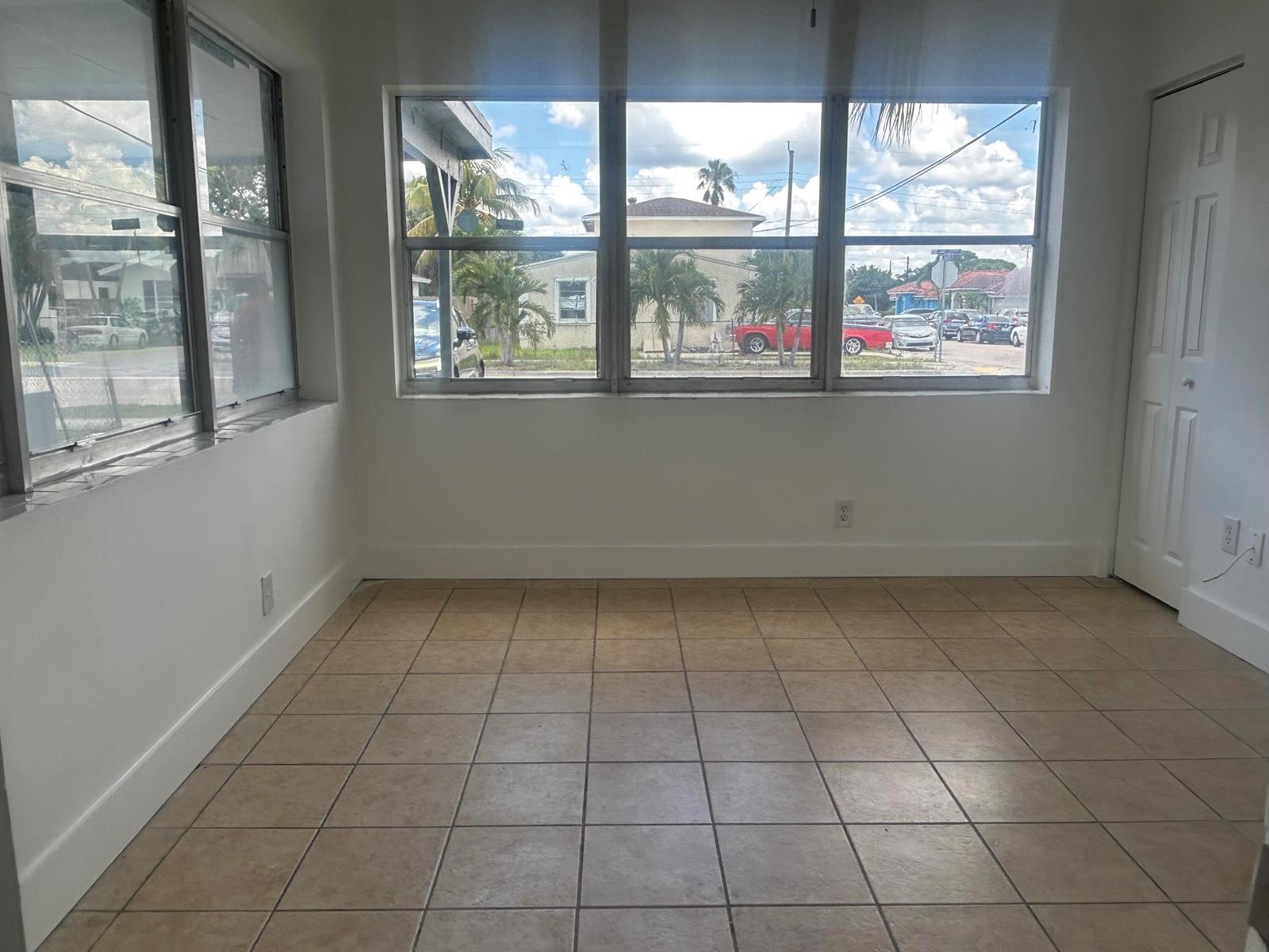 1528 S Avenue # 0, Riviera Beach FL 33404 photo 2