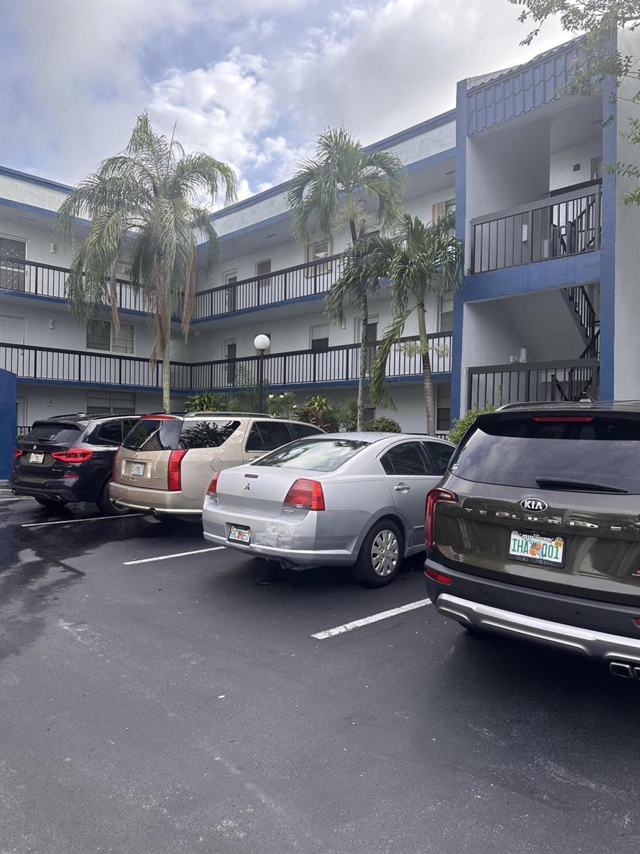 3090 Holiday Springs Boulevard # 310, Margate FL 33063 photo 2