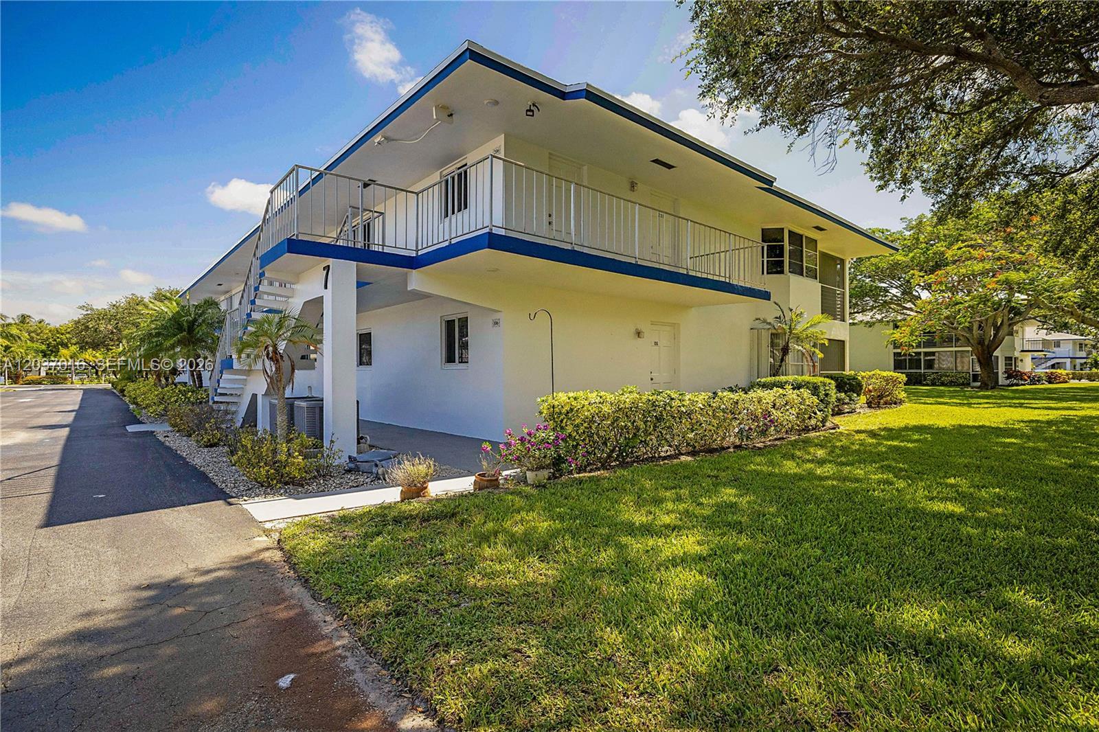 7 Westwood Ave # 106C, Tequesta FL 33469 photo 3