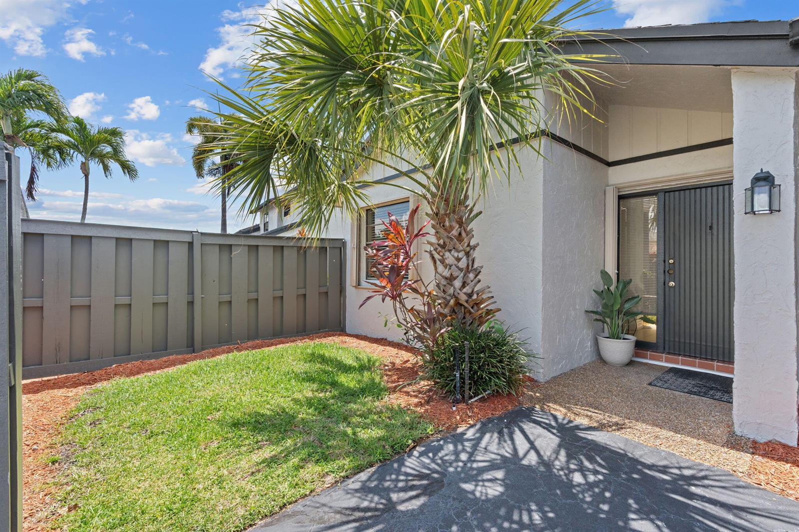 2247 Deer Creek Woodlands Way, Deerfield Beach FL 33442 photo 4