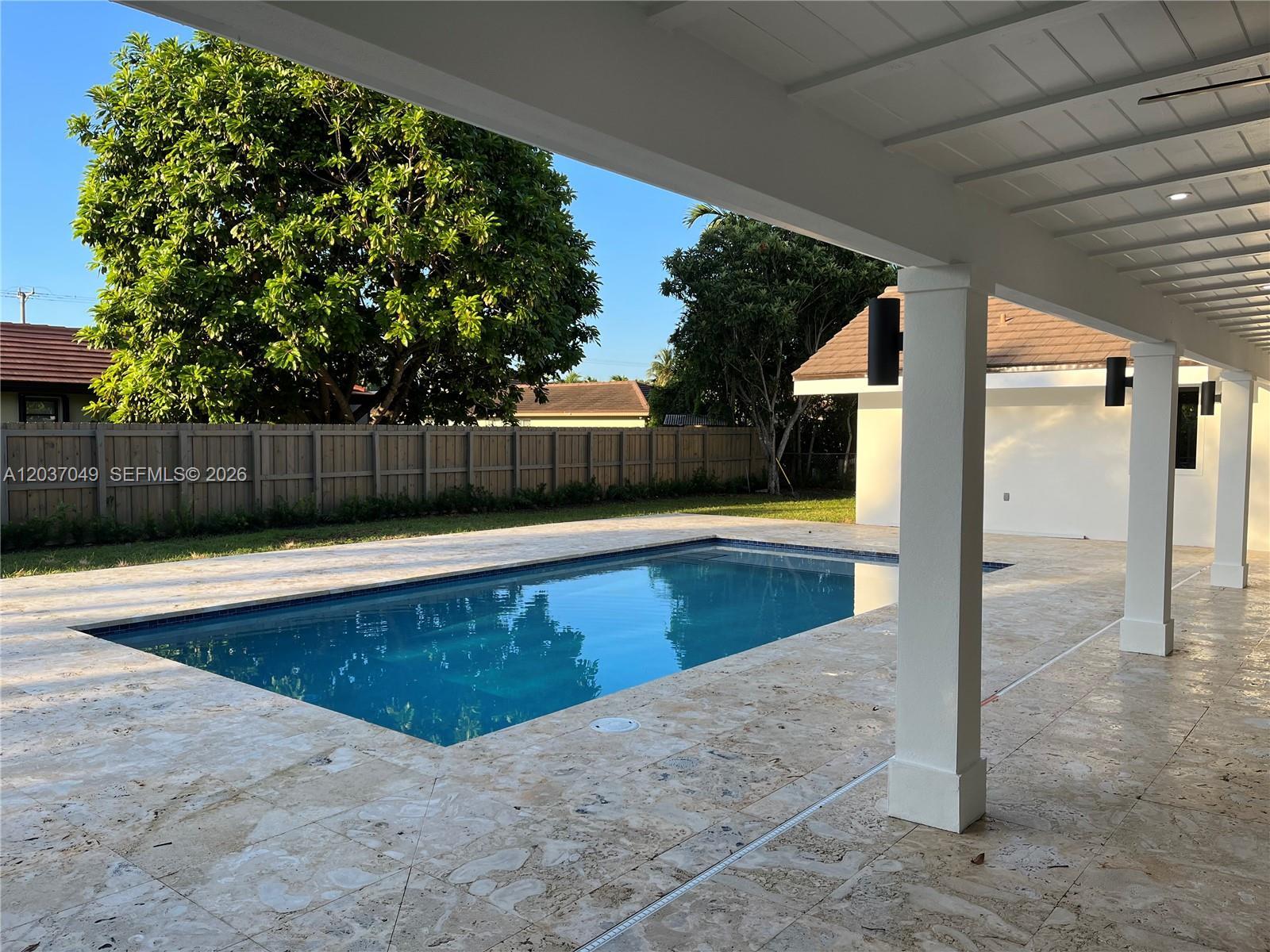 8885 SW 76th Ter, Miami FL 33173 photo 2