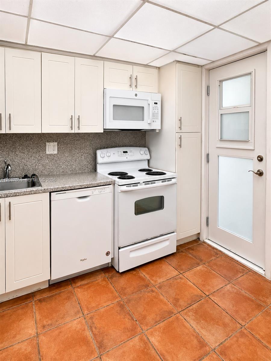 240 Galen Dr # 214, Key Biscayne FL 33149 photo 3