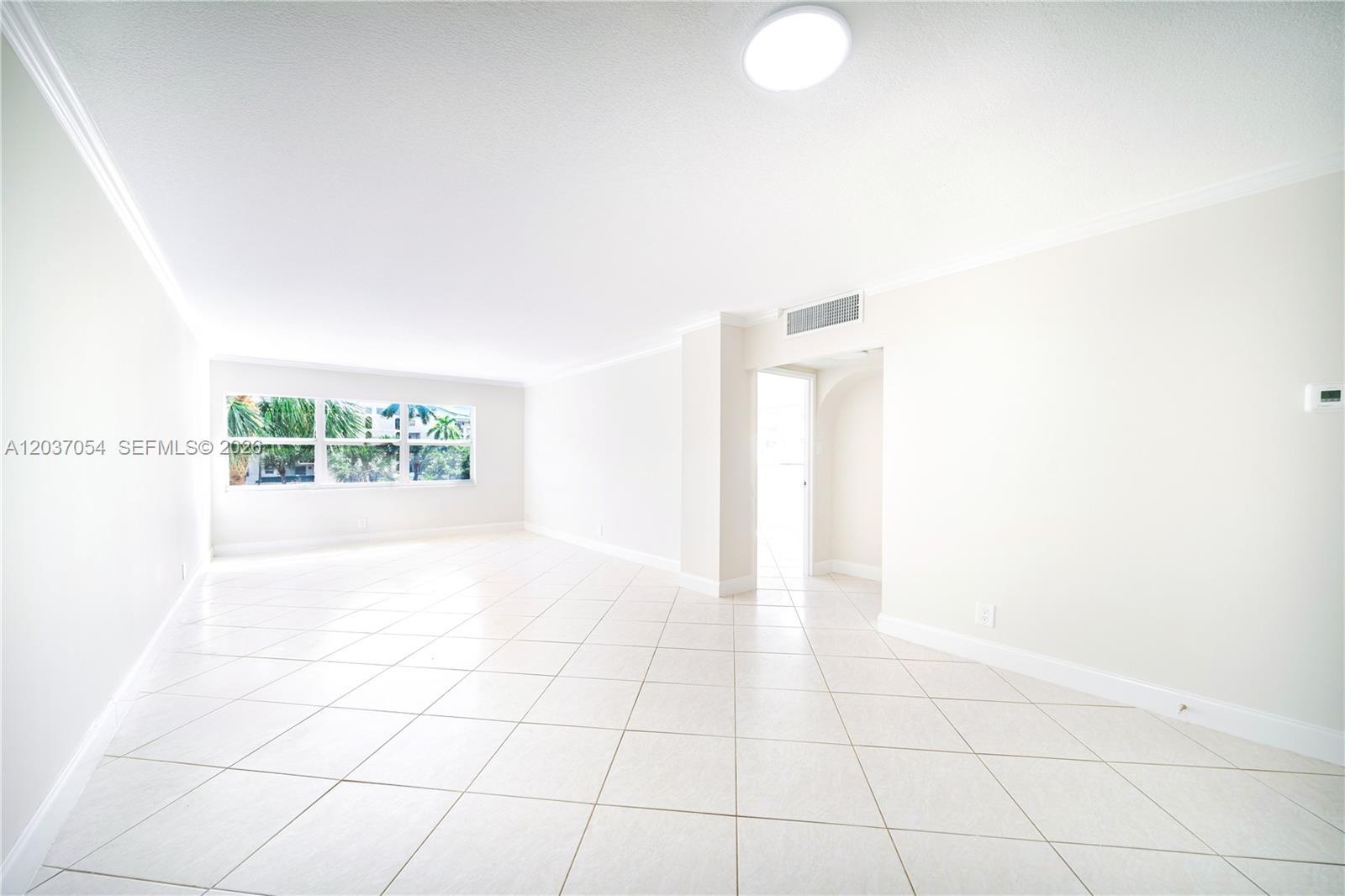2555 NE 11th St # 310, Fort Lauderdale FL 33304 photo 4