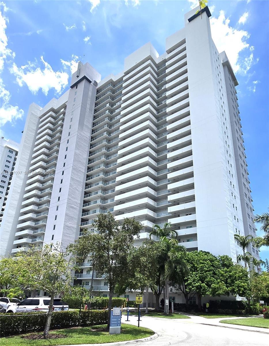 14951 Royal Oaks Ln # 1001, North Miami FL 33181 photo 3