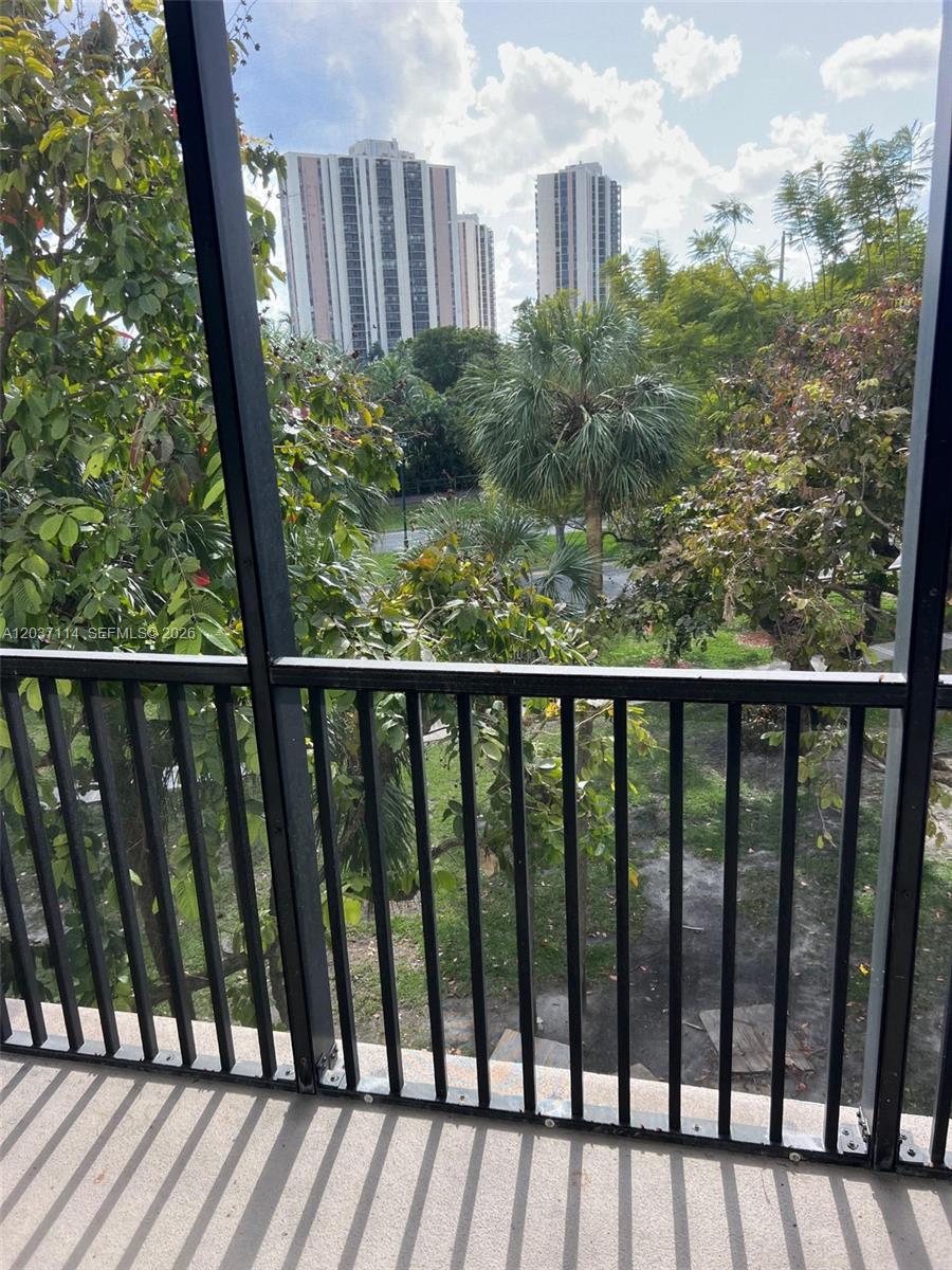 Aventura, FL 33180 photo 2