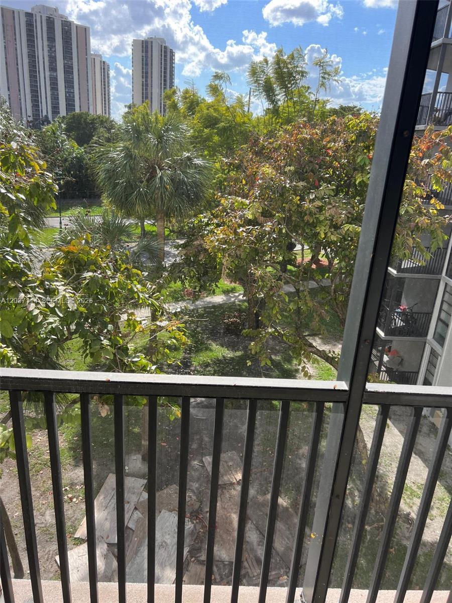 Aventura, FL 33180 photo 3