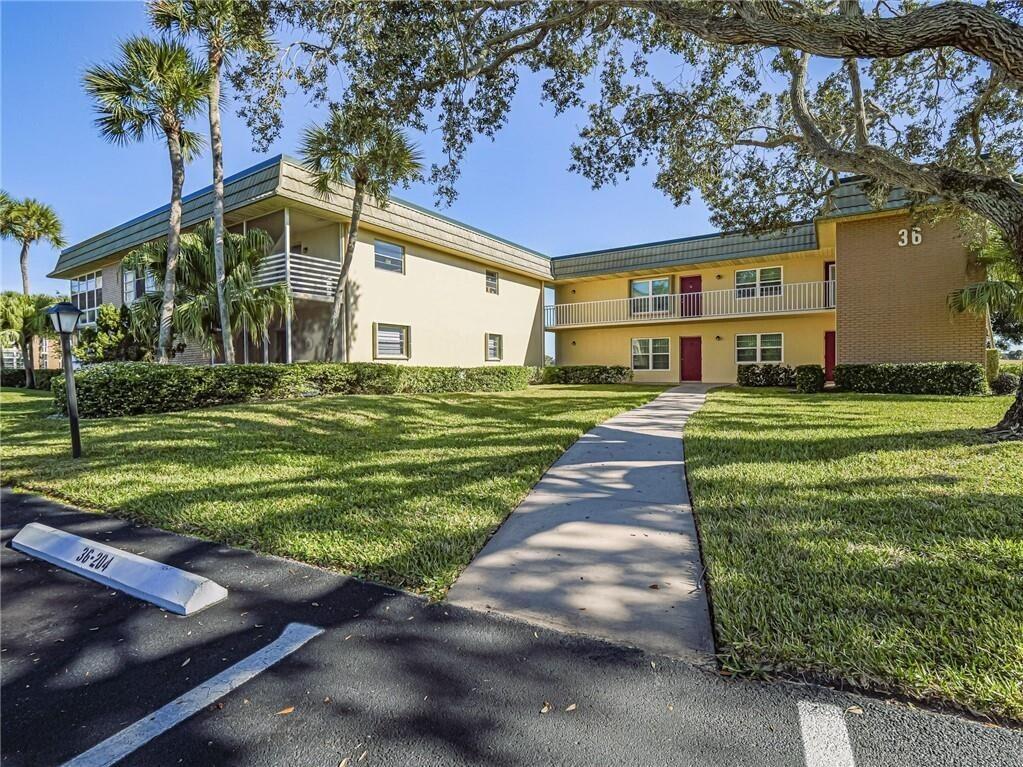 36 Vista Gardens Trail # 103, Vero Beach FL 32962 photo 2