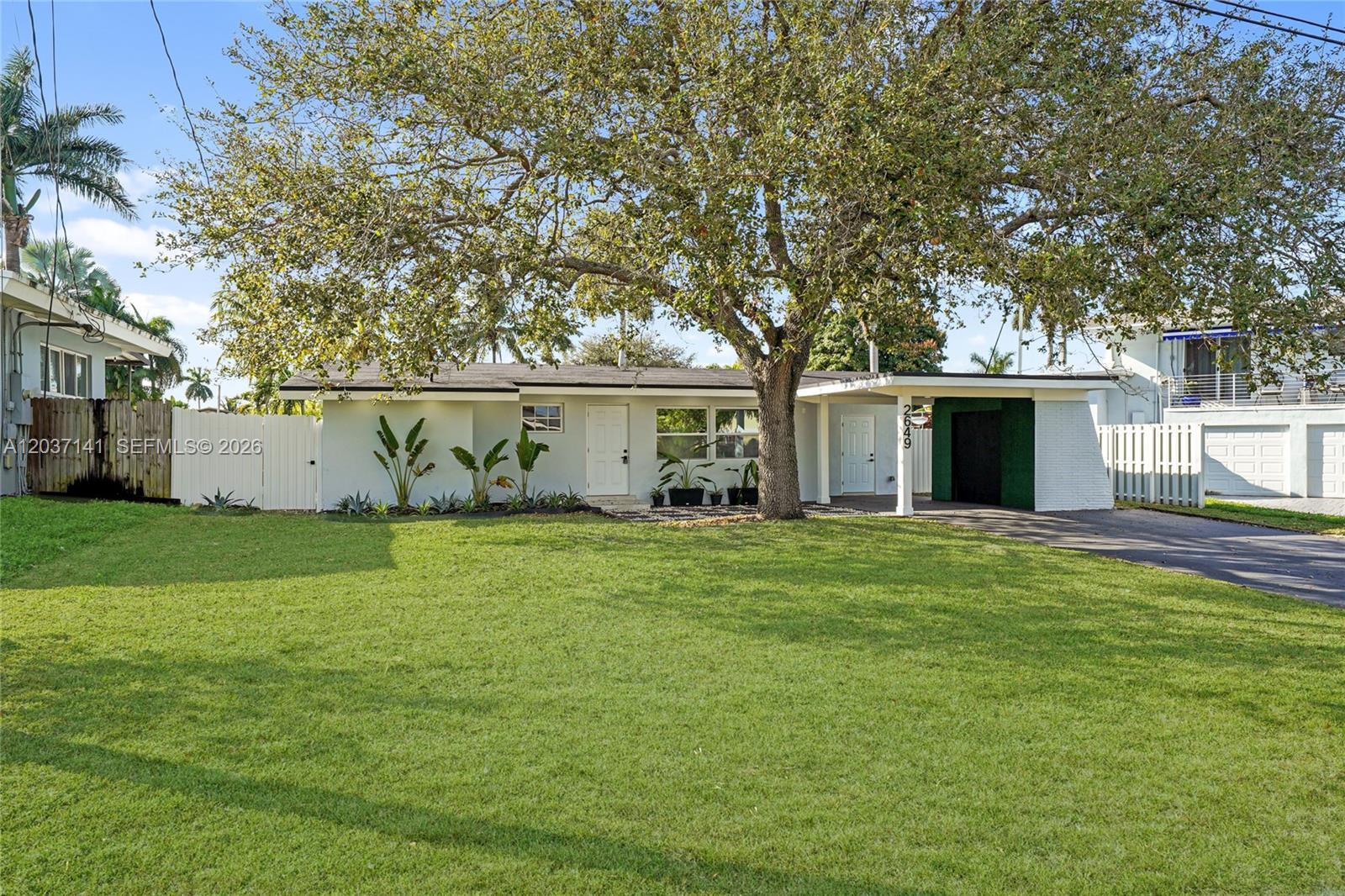 2649 Key Largo Ln, Fort Lauderdale FL 33312