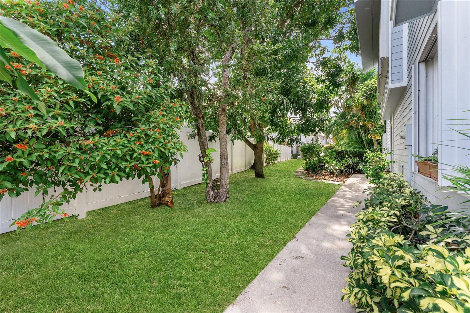 21400 Tudor Drive, Boca Raton FL 33486 photo 2