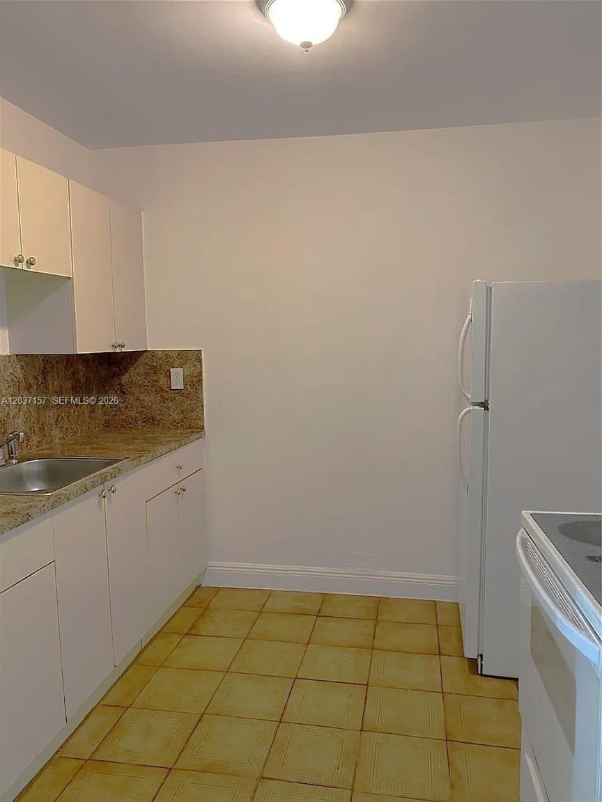 2010 NW 70th St, Miami FL 33147 photo 3