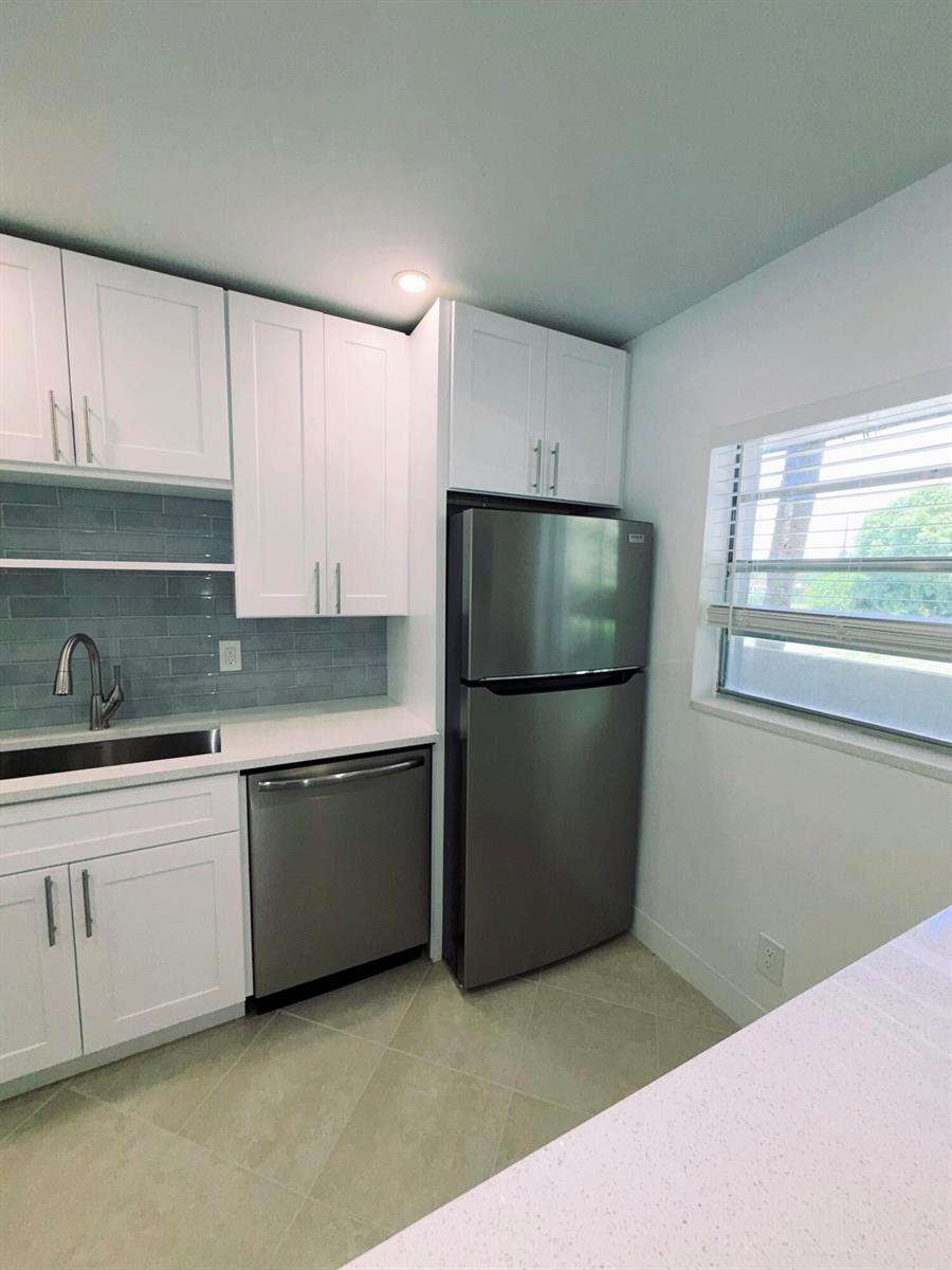 2900 Fiore Way, Delray Beach FL 33445 photo 2