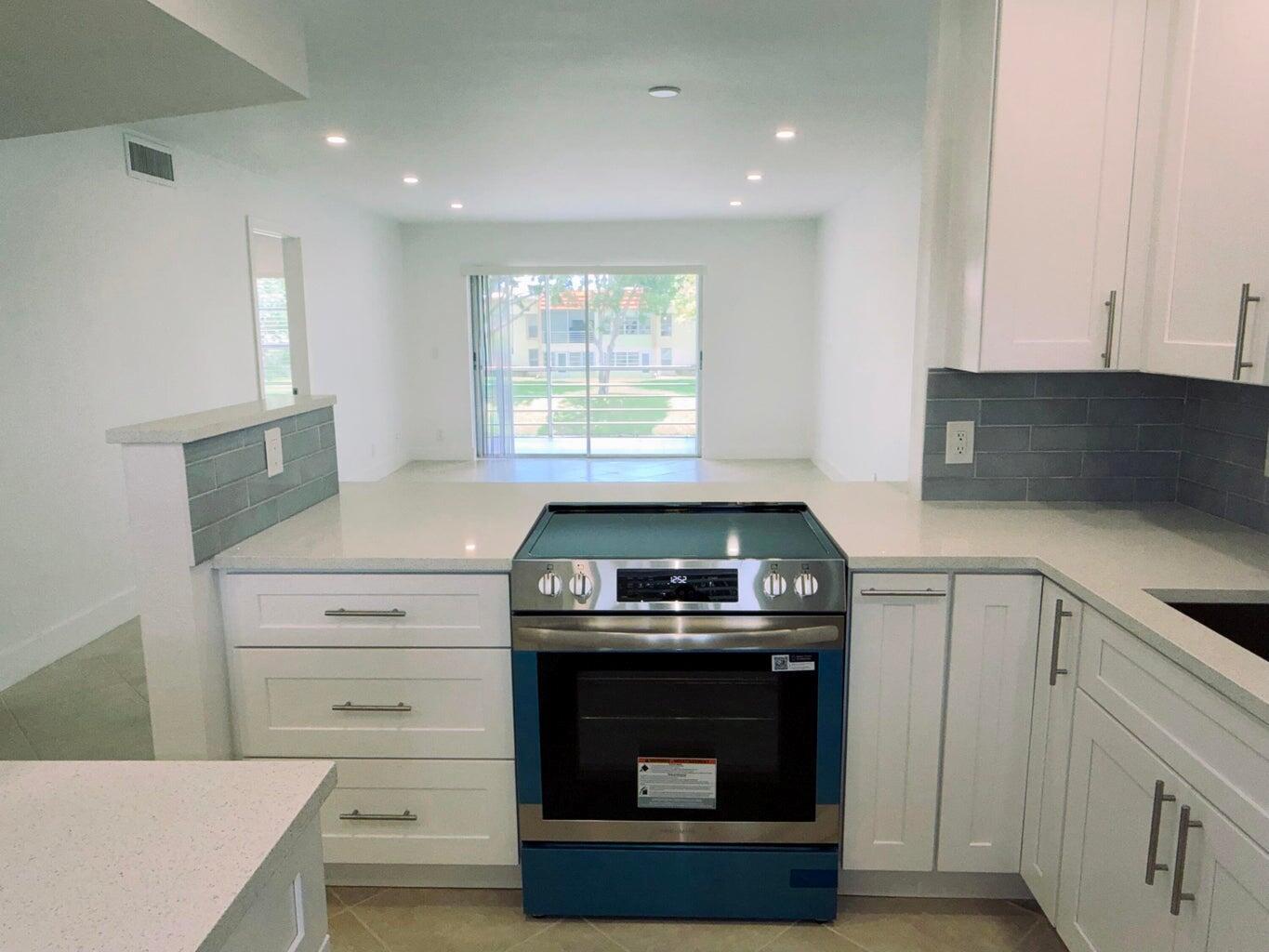 2900 Fiore Way, Delray Beach FL 33445