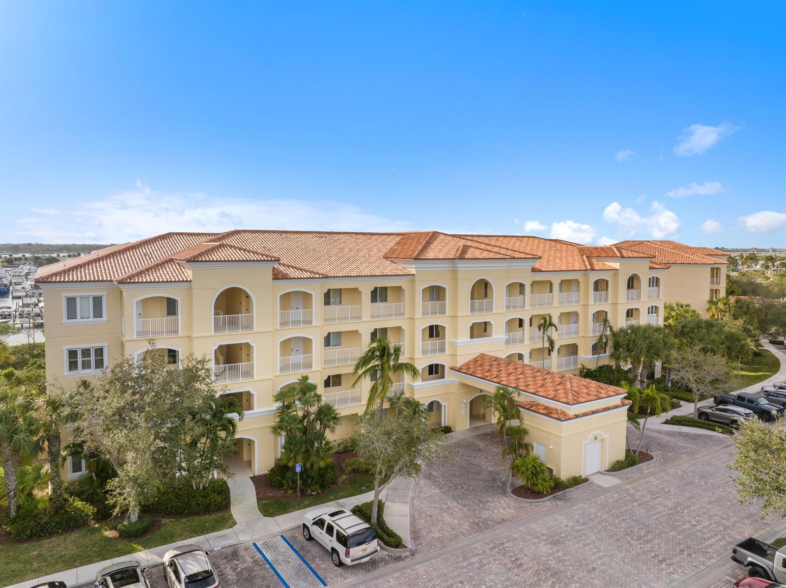 33 Harbour Isle Drive W # 201, Fort Pierce FL 34949