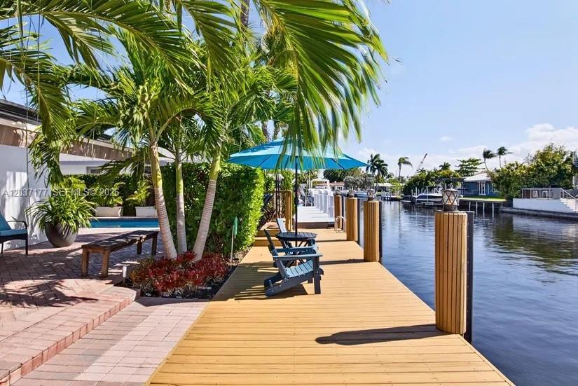 2125 NE 17th Ter, Wilton Manors FL 33305 photo 2