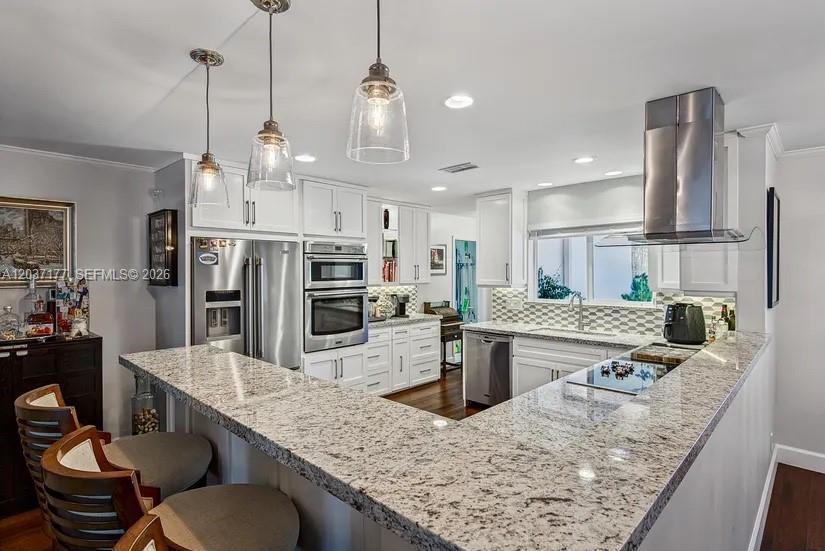 2125 NE 17th Ter, Wilton Manors FL 33305 photo 4