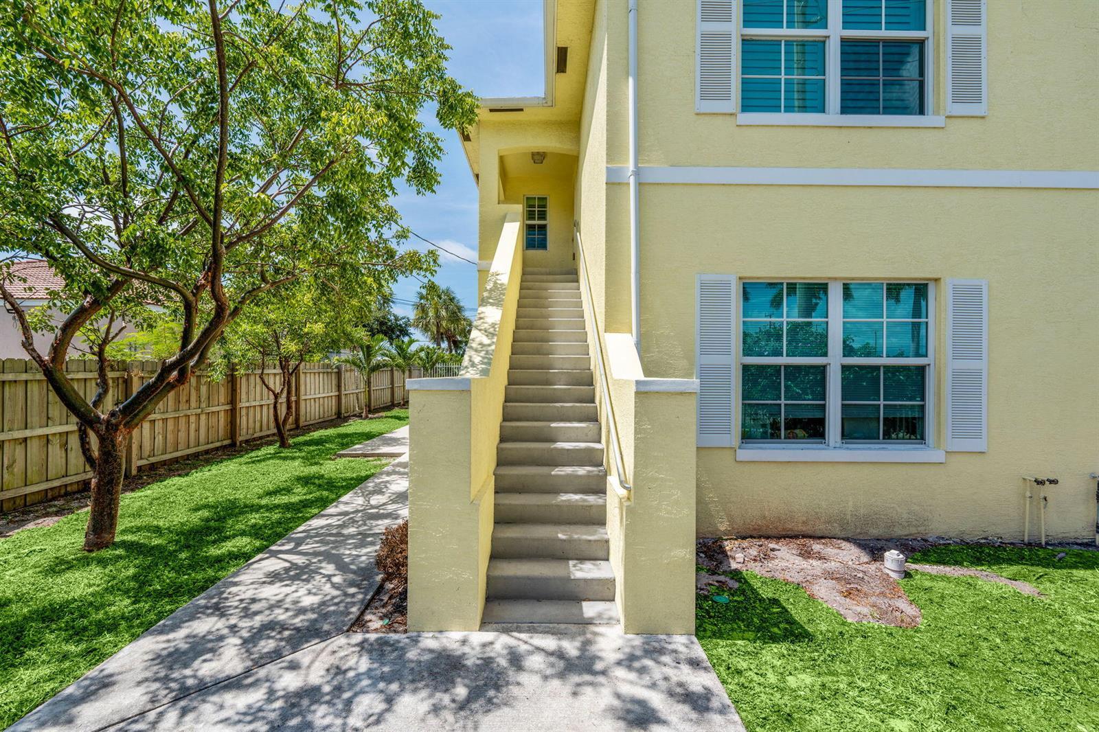 56 W 12th Street # D, Riviera Beach FL 33404 photo 2