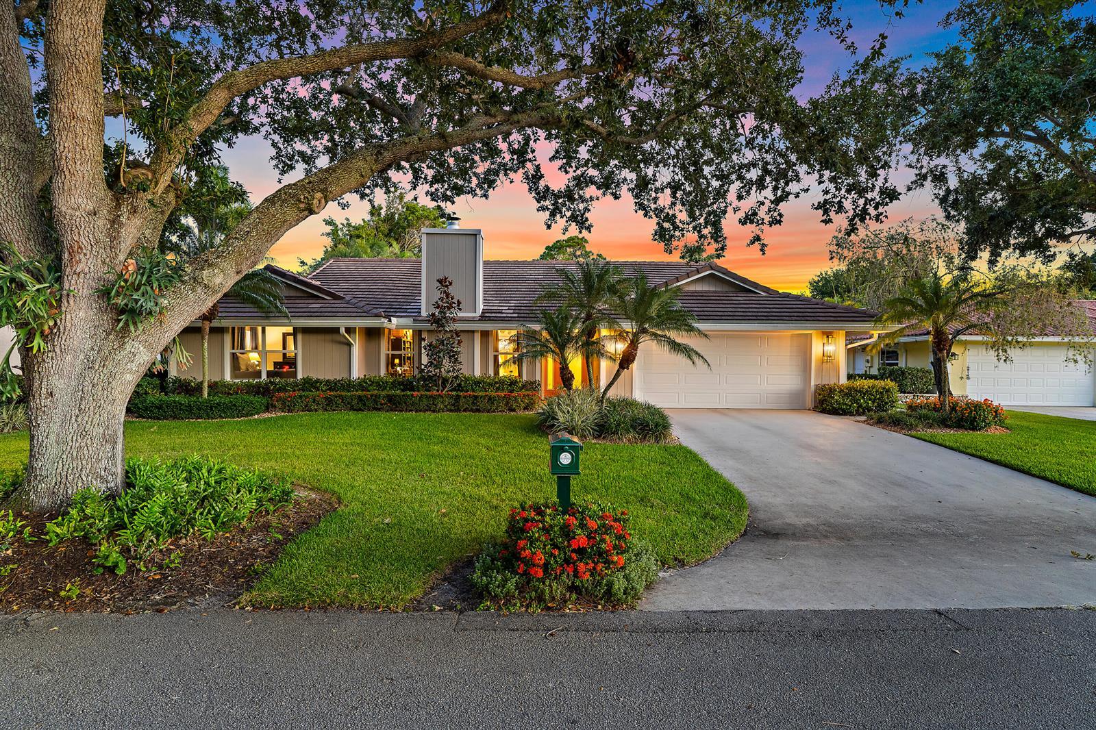 10 Bentwood Road, Palm Beach Gardens FL 33418