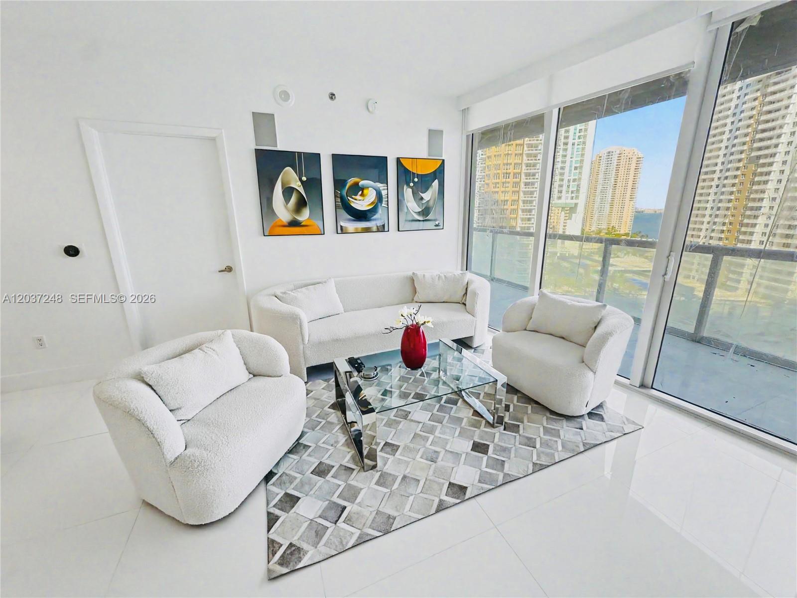 465 Brickell Ave # 1605, Miami FL 33131 photo 2