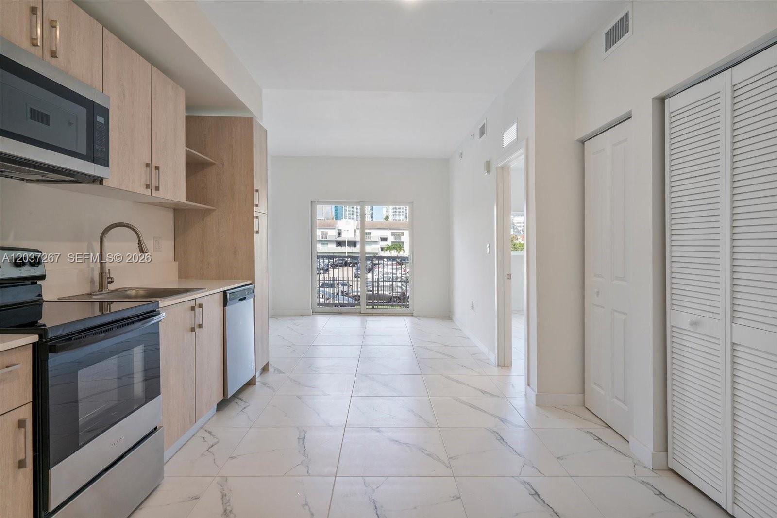 420 SW 7th Ave # 204, Miami FL 33130 photo 2