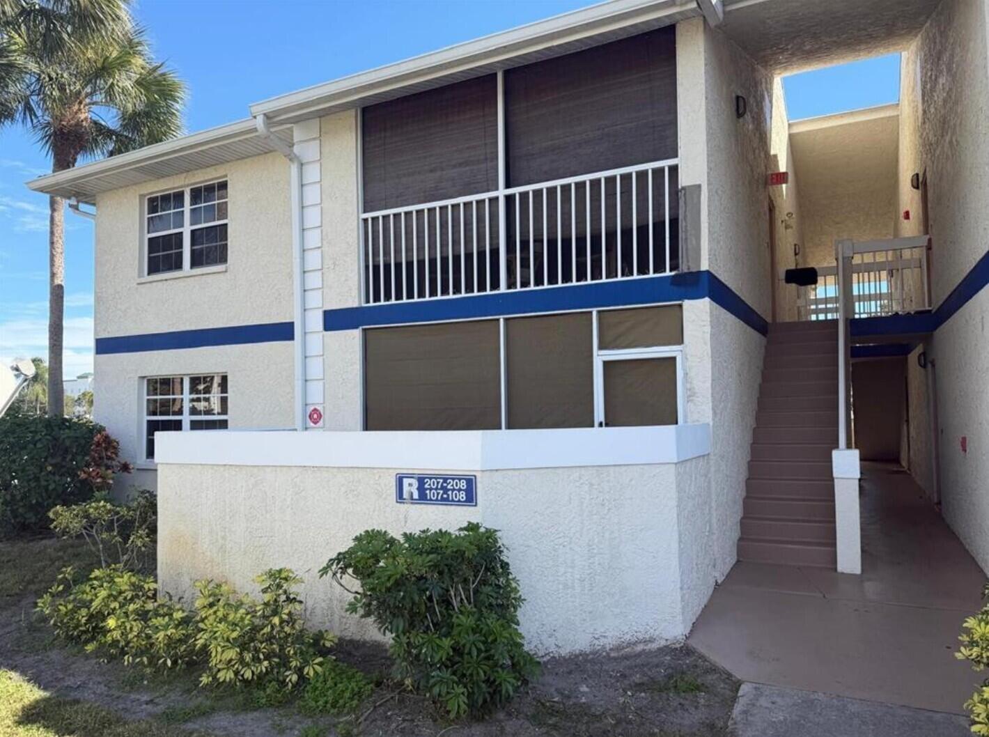 1531 SE Royal Green Circle Unit 207, Port St. Lucie FL 34952
