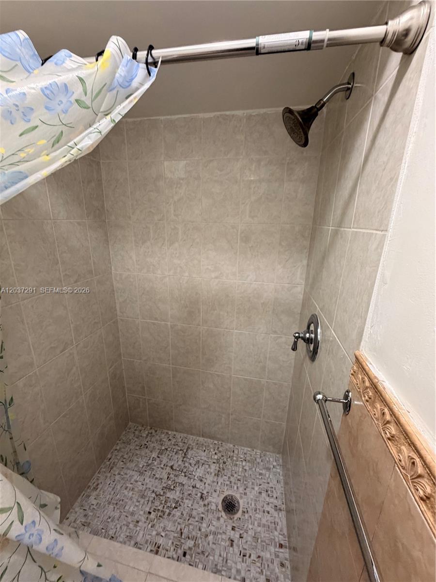 505 E 18th St, Hialeah FL 33013 photo 4