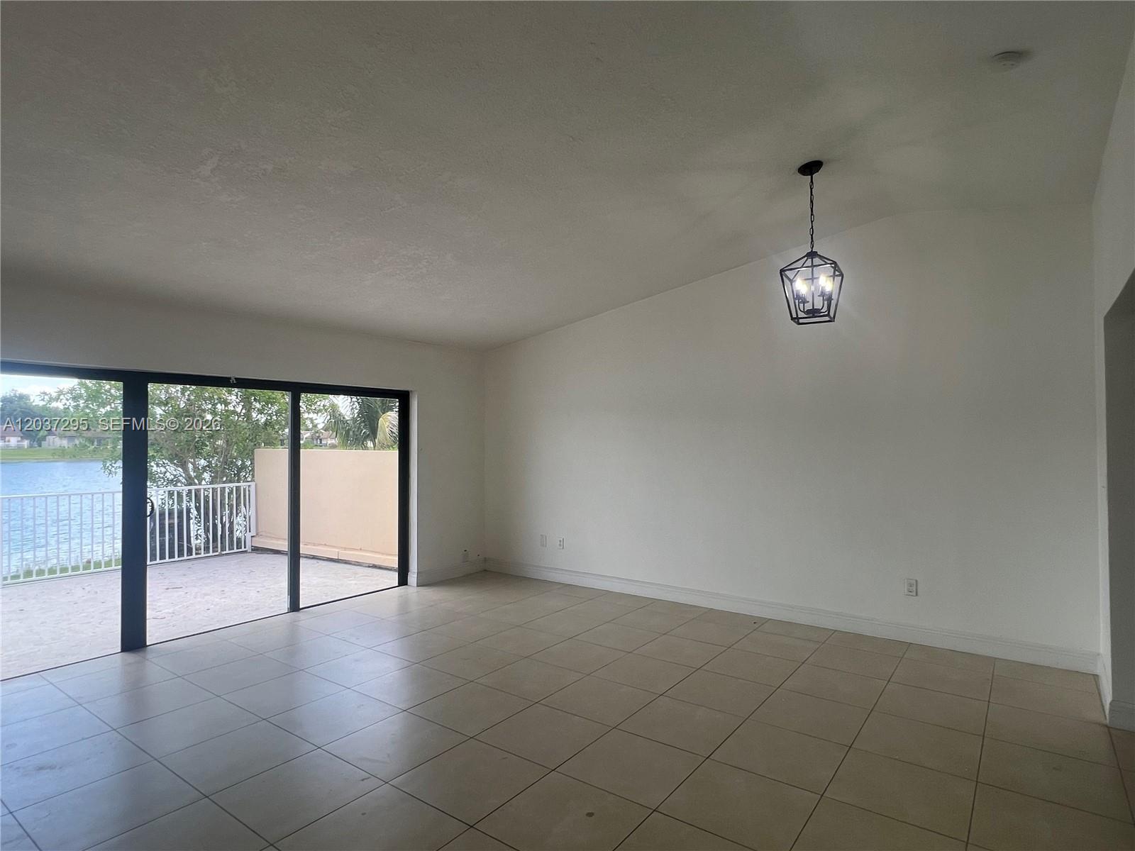 11800 SW 123rd Ave, Miami FL 33186 photo 2