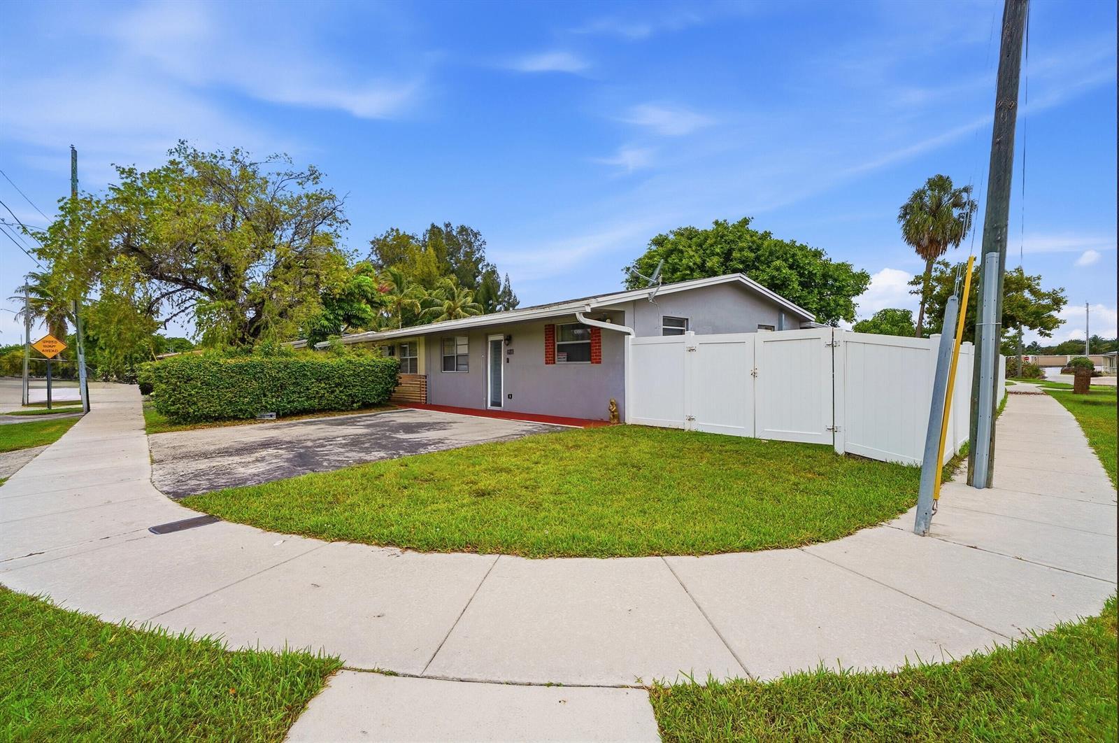 6871 SW 16th Court, North Lauderdale FL 33068 photo 3