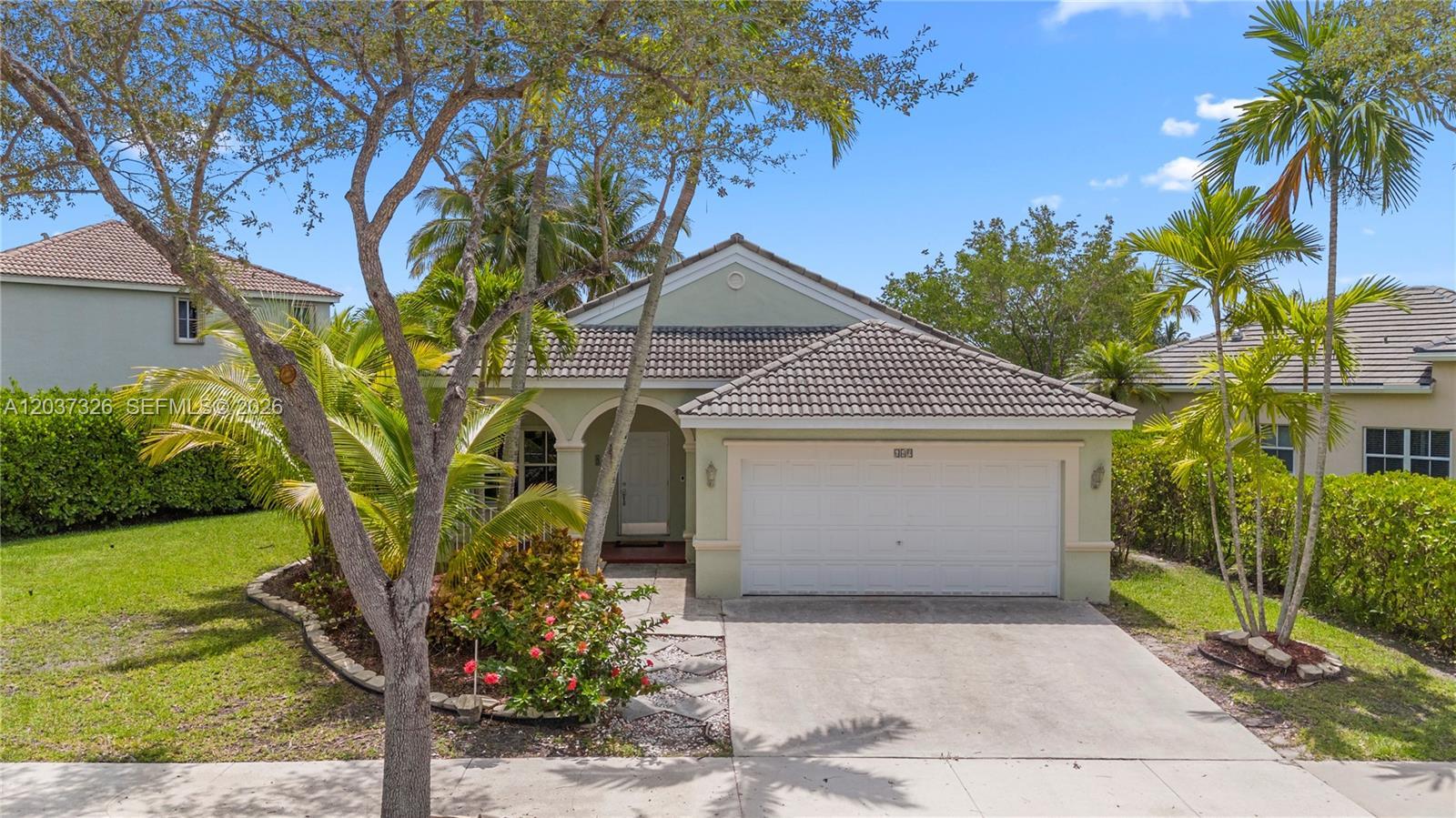 649 Willow Bend Rd, Weston FL 33327 photo 2