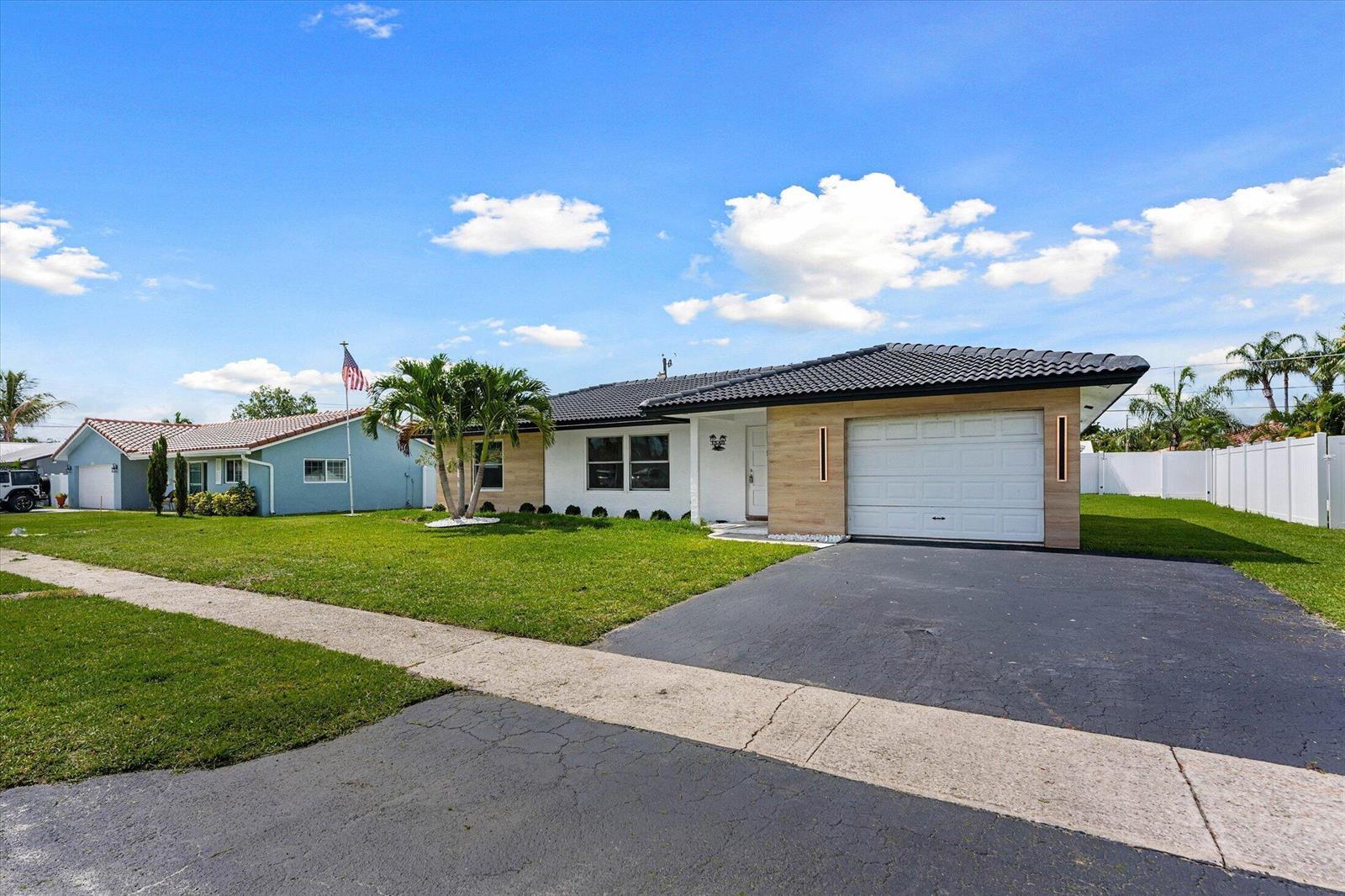 1540 NW 10th Street, Boca Raton FL 33486 photo 2