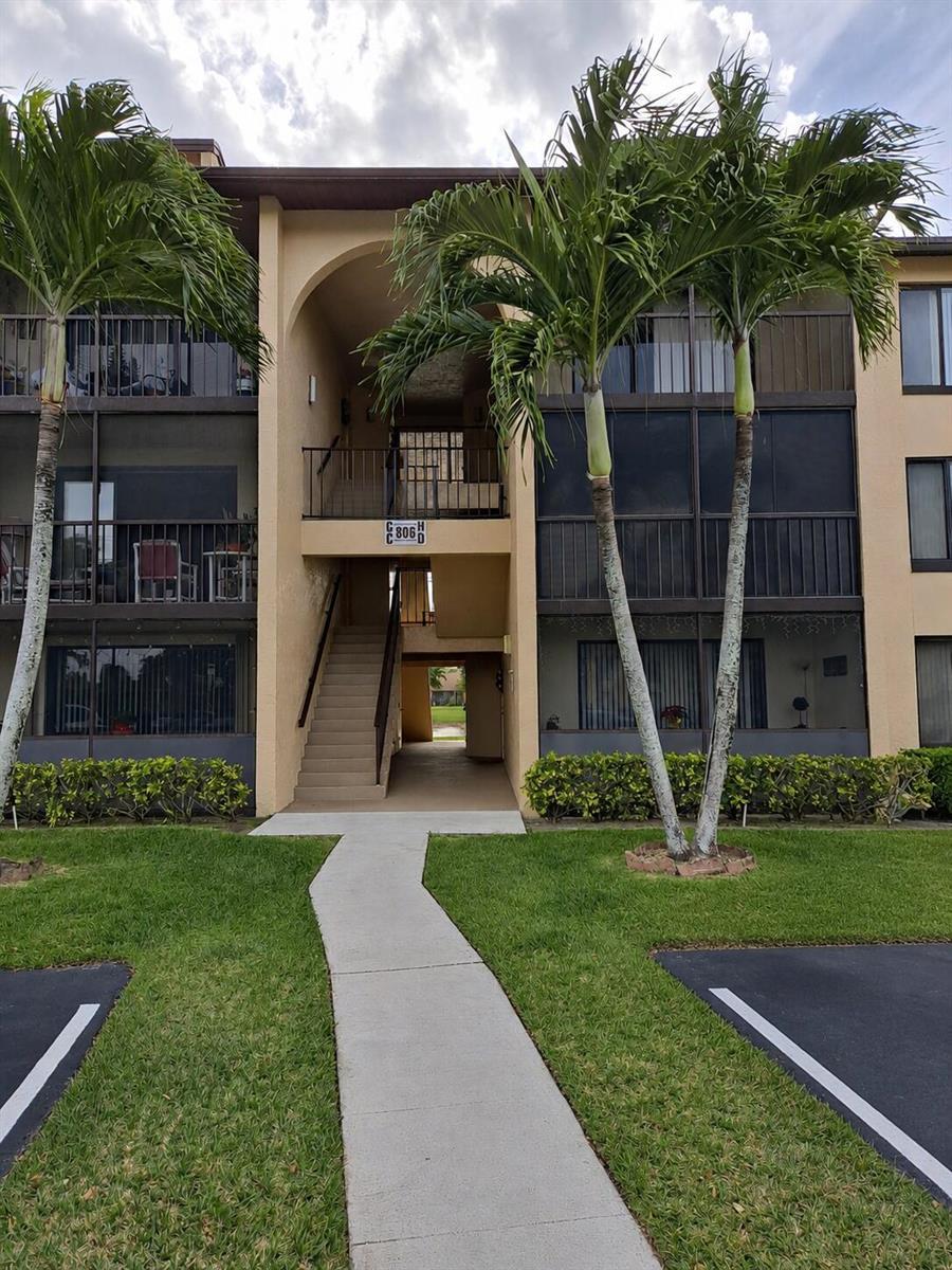 806 Sky Pine Way # D2, FL 33415