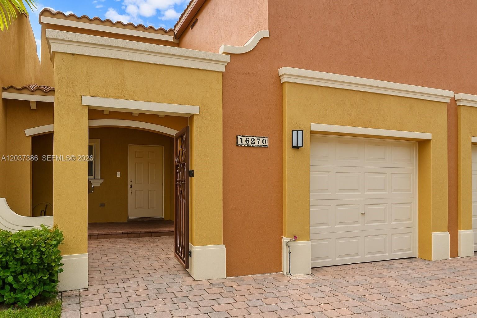 15270 SW 30th Ter, Miami FL 33185