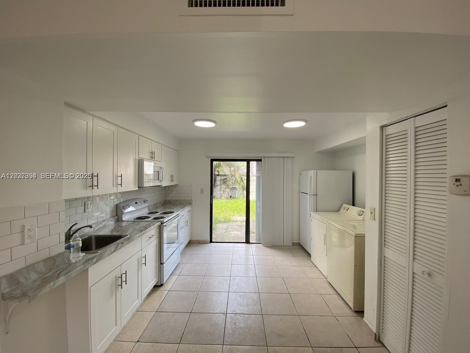 1813 SW 107th Ave # 2402, Miami FL 33165 photo 2