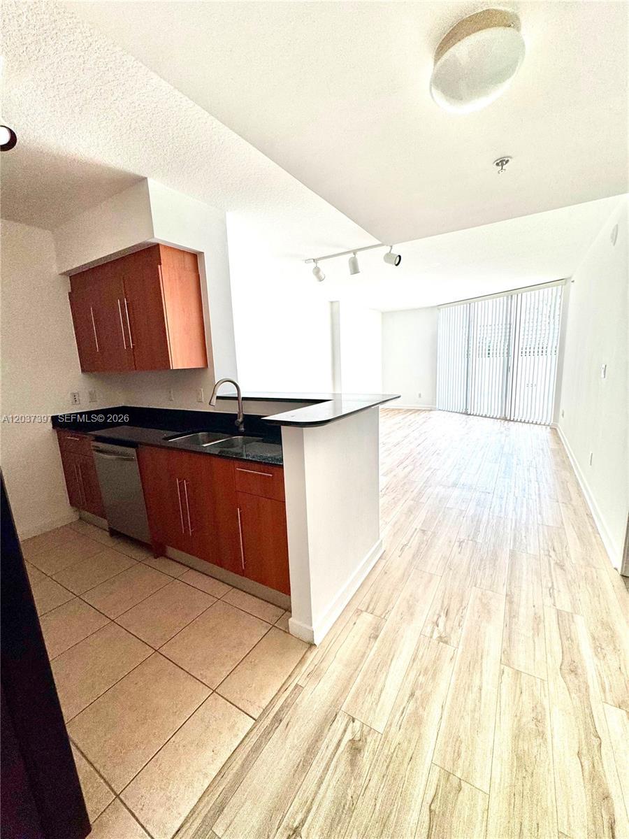325 S Biscayne Blvd # 1116, Miami FL 33131 photo 2