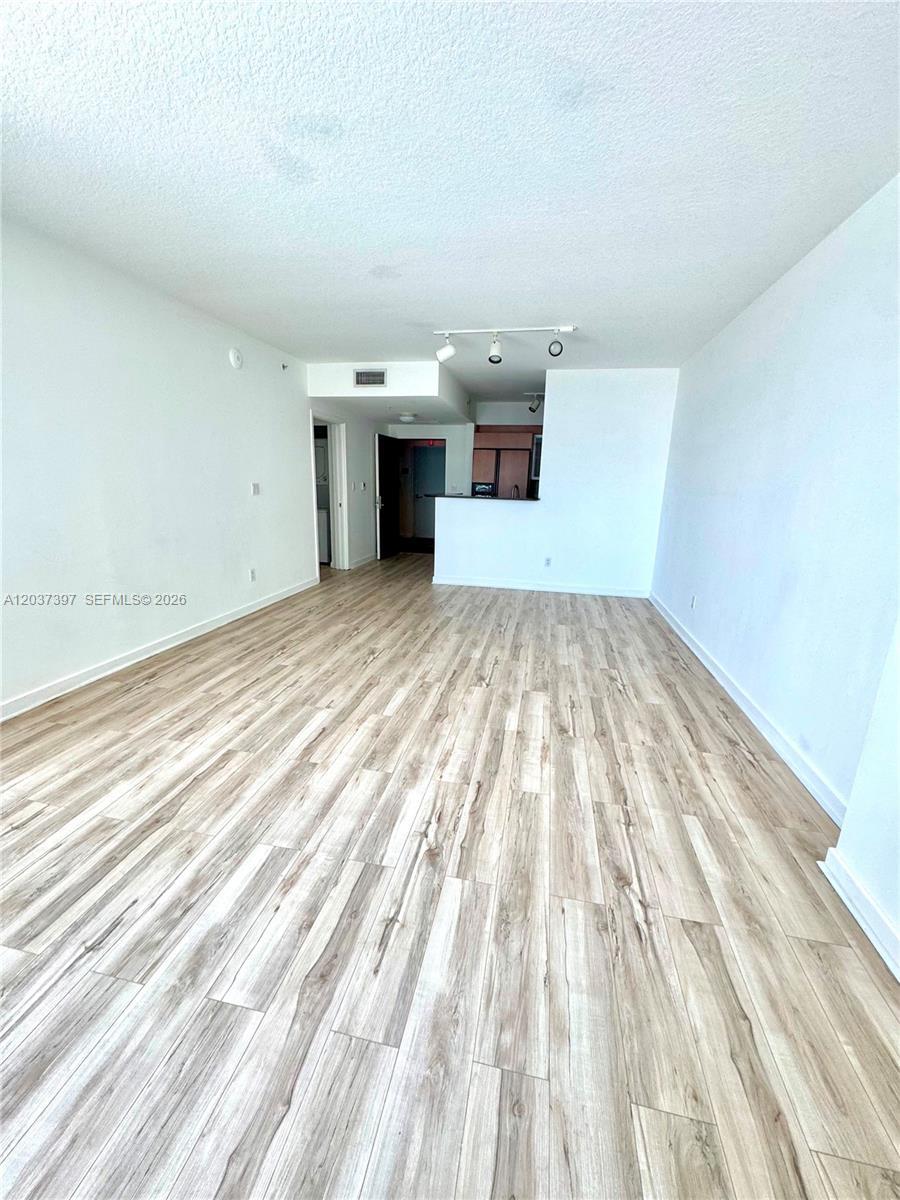 325 S Biscayne Blvd # 1116, Miami FL 33131 photo 4