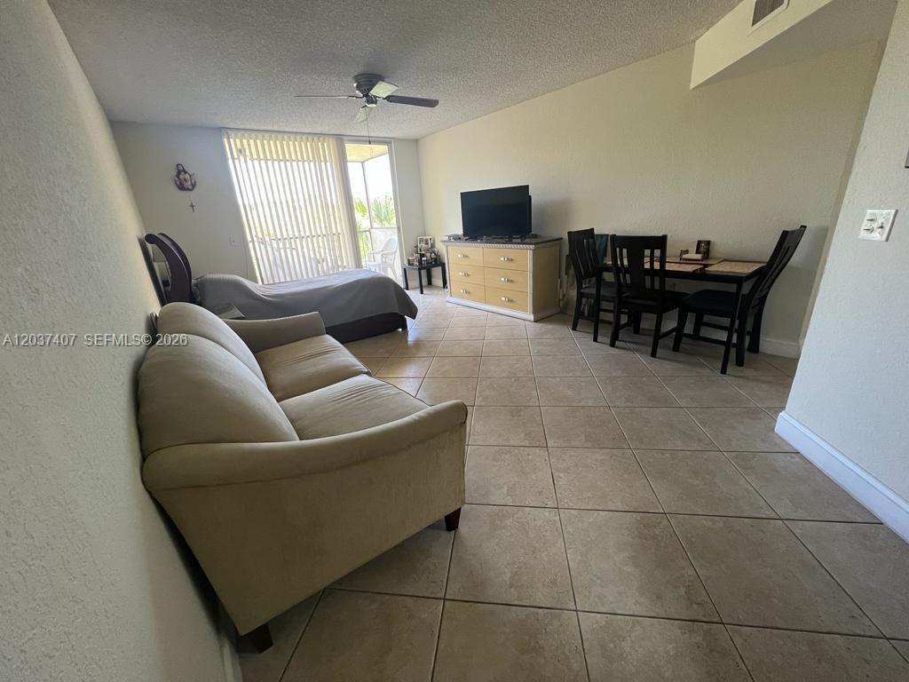 8215 Lake Dr # 401, Doral FL 33166