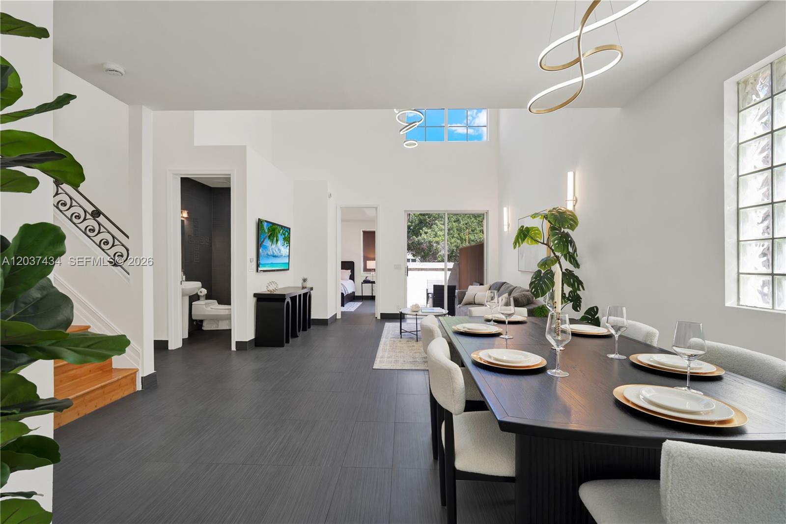 1251 Hayes St, Hollywood FL 33019 photo 2