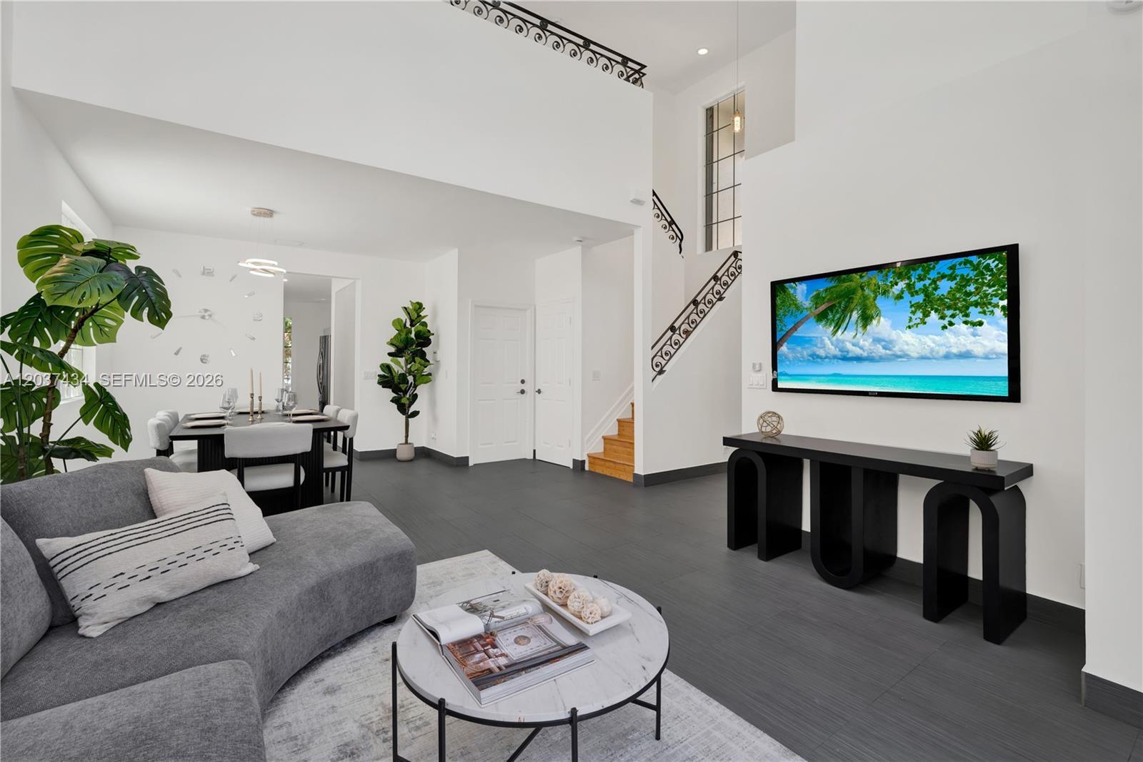 1251 Hayes St, Hollywood FL 33019 photo 3