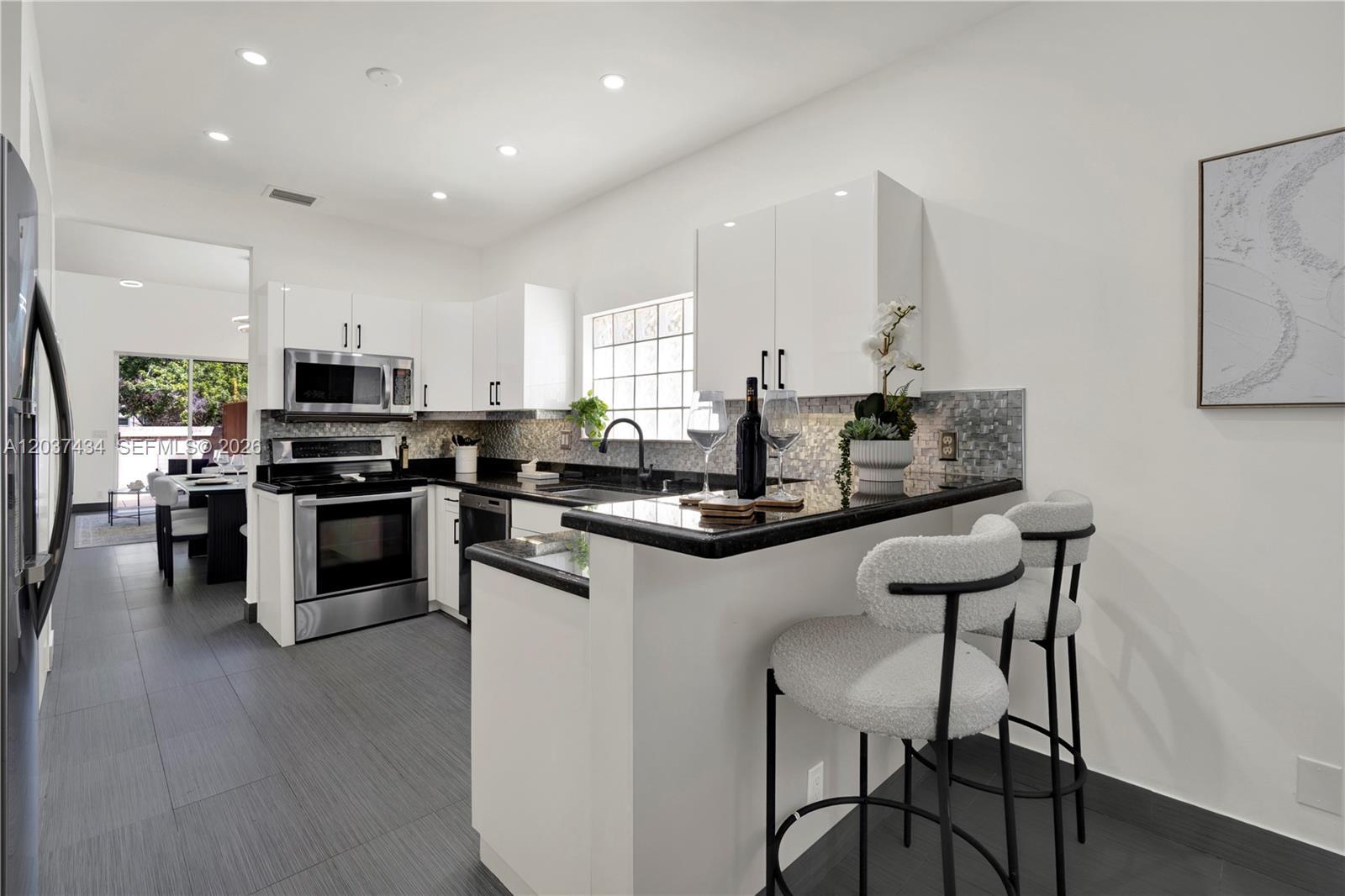 1251 Hayes St, Hollywood FL 33019 photo 5
